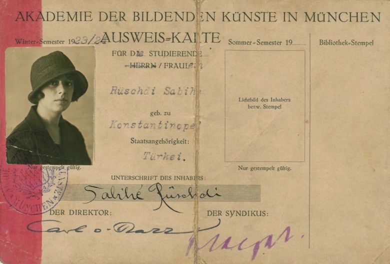 Bozcal 14 1 Sabiha Rüştü Bozcalı’nın Münih Güzel Sanatlar Akademisi kimlik kartı (1923-24)
SALT Araştırma, Sabiha Rüştü Bozcalı Arşivi 