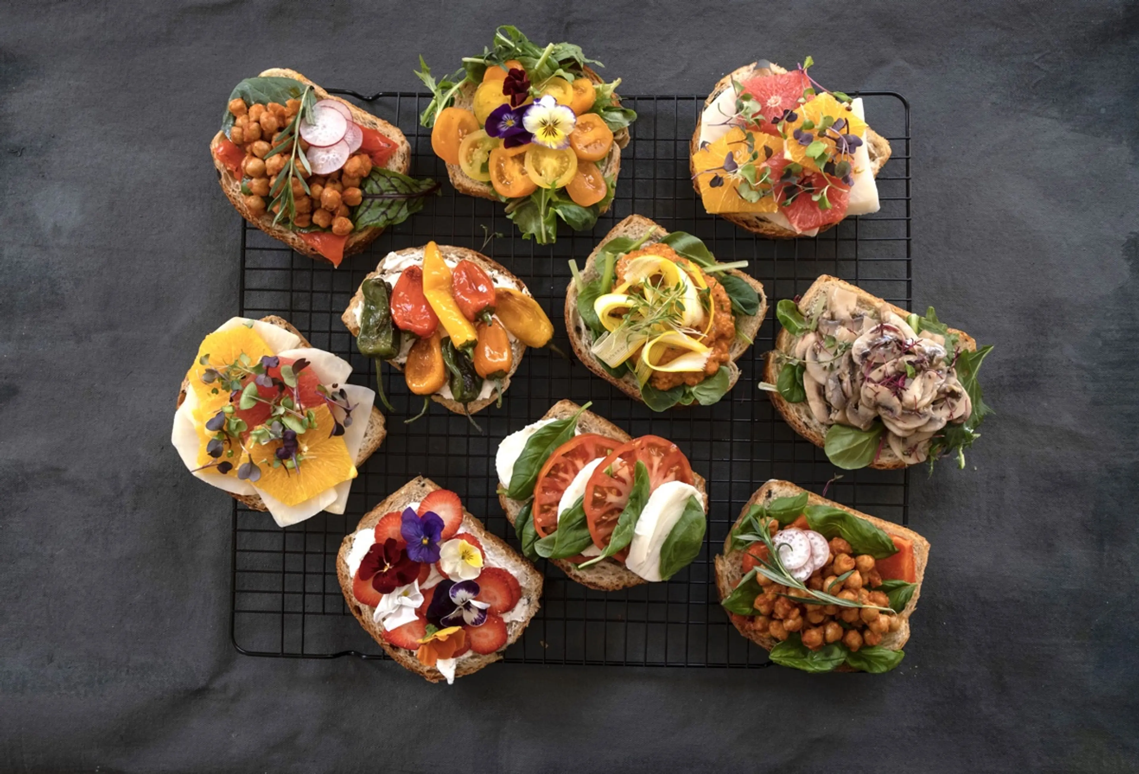Open sandwiches designed by Kavanoz Studio, 2022 Photo: M. Cevahir Akbaş