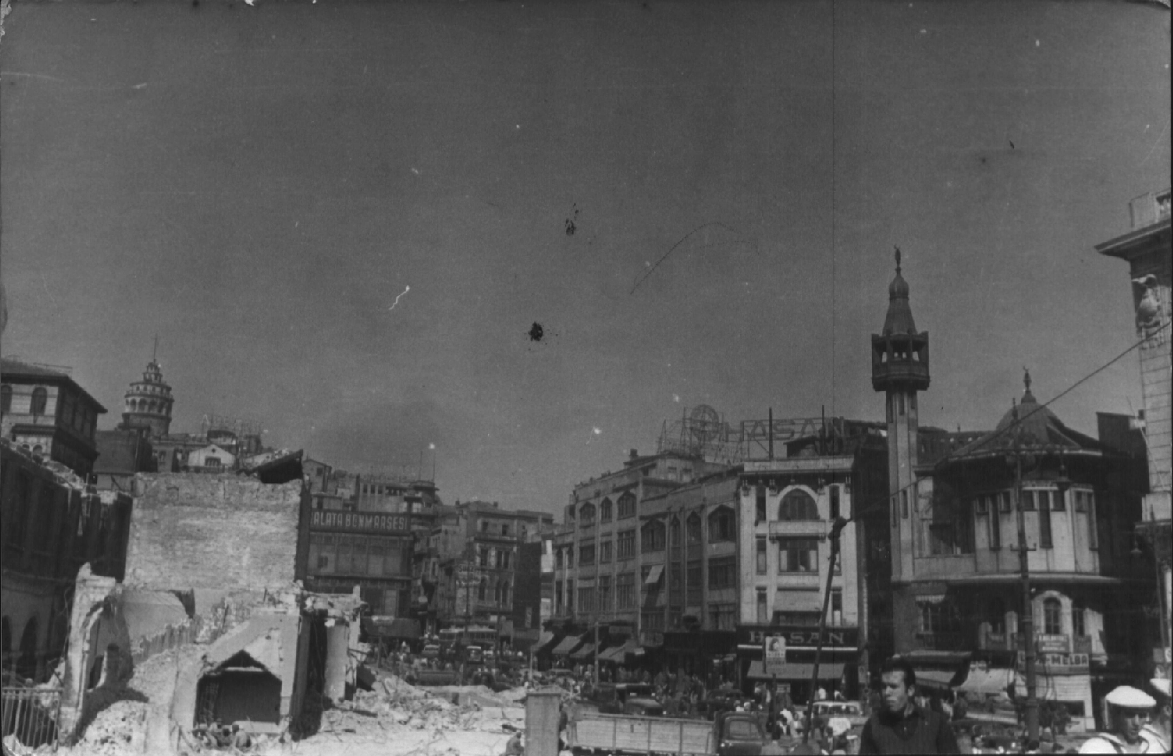 1958 yıkımları sırasında Karaköy Meydanı Salt Araştırma, Fotoğraf ve Kartpostal Arşivi