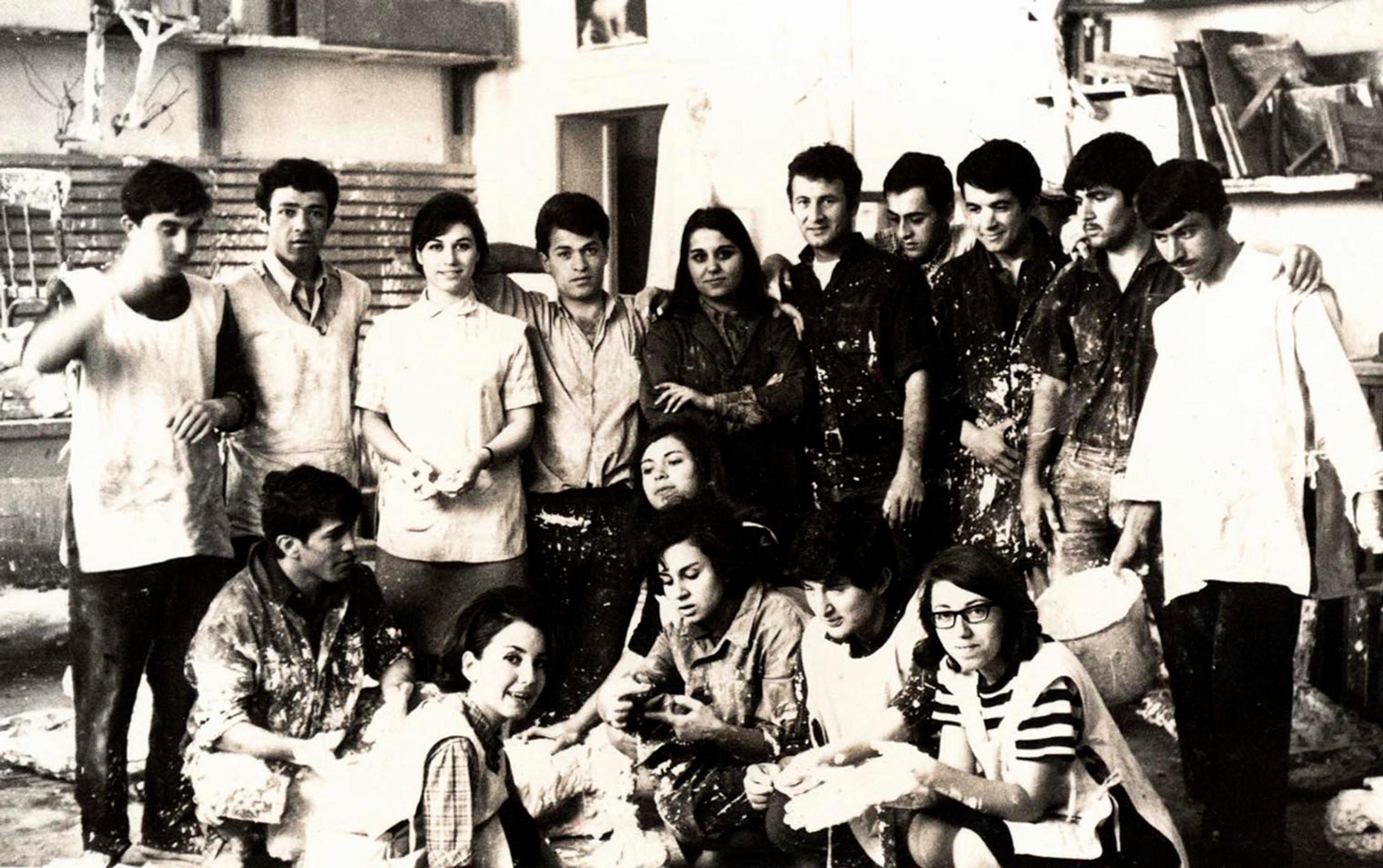 Arts-Crafts student (left) İsmail Saray with his classmates in the modelling studio, 1967 SALT Research, İsmail Saray Archive