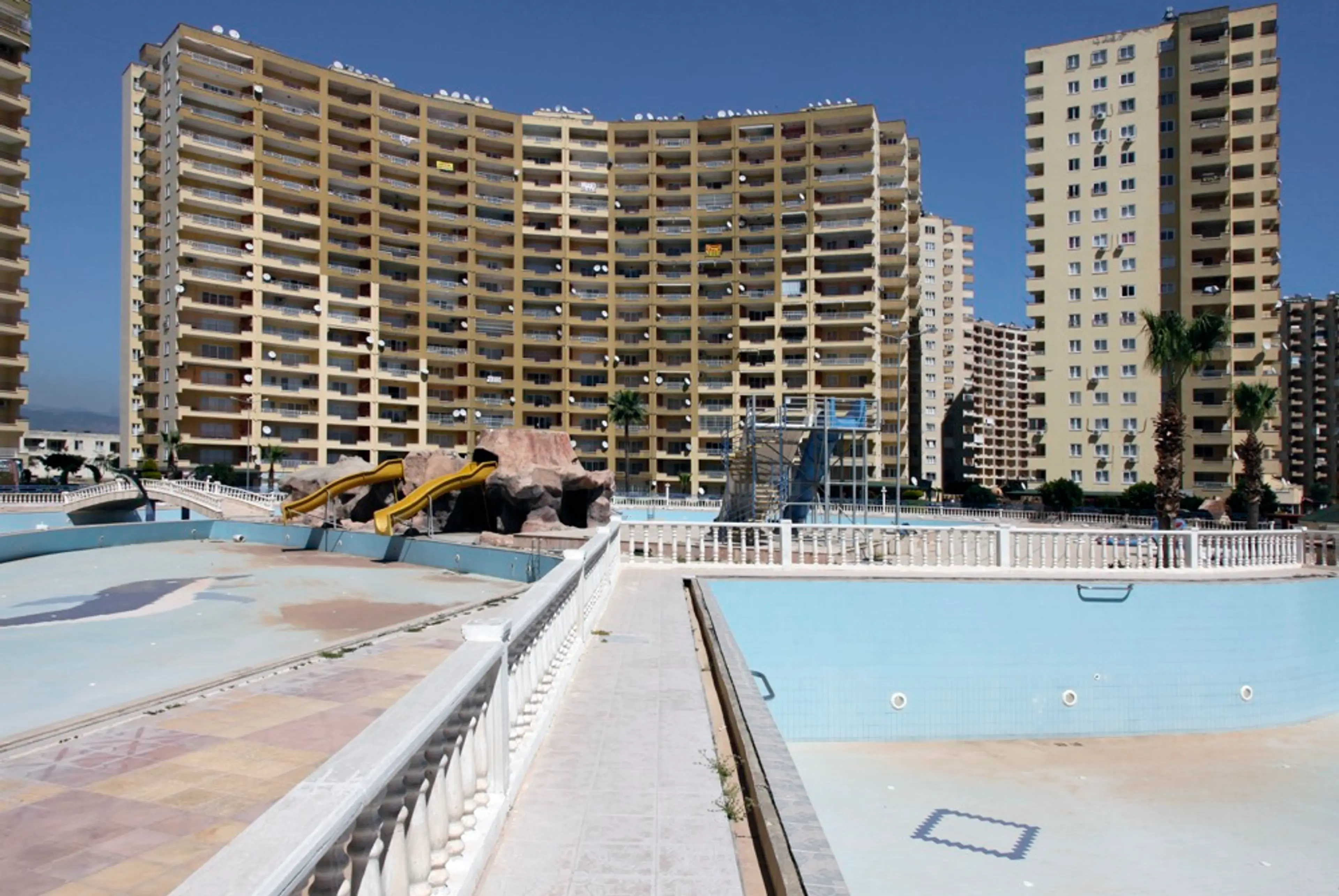 Site [Housing estate], Mersin, Turkey ©Stefanie Bürkle/VG Bild-Kunst, Bonn, 2016 Migrating Spaces: Architecture and Identity in the Context of Turkish Migration SALT Galata, 2016