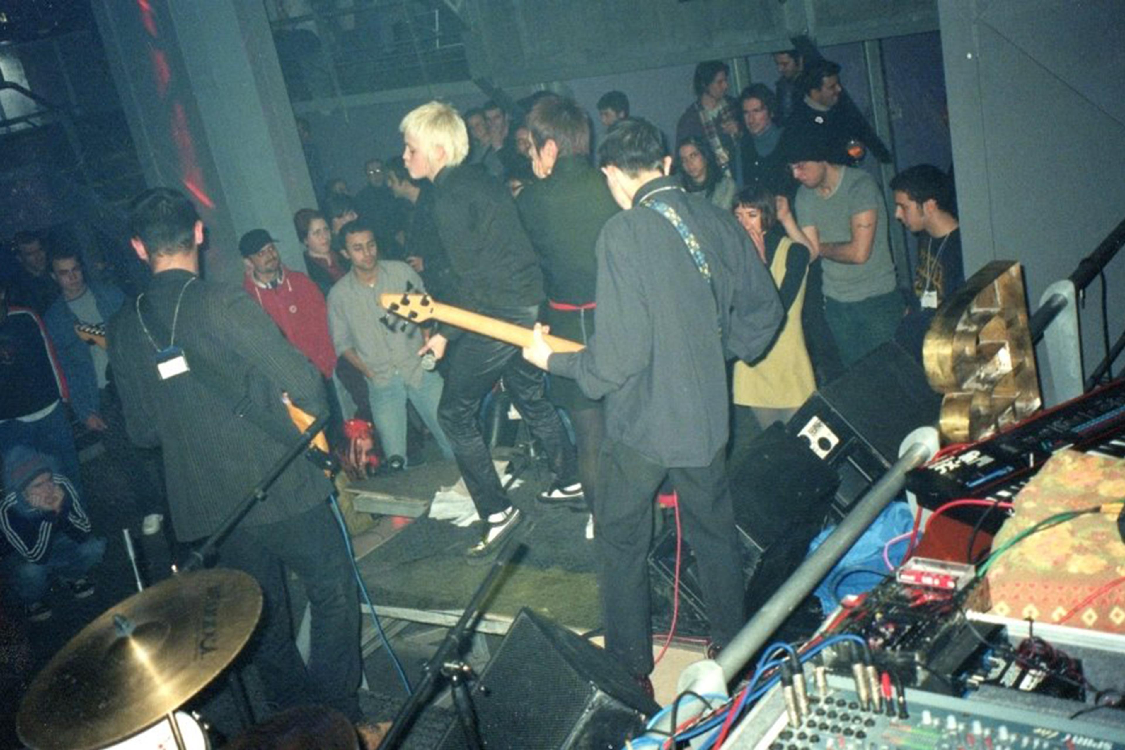 Photograph from the Tampon concert (1998) at Magma Klüp: Aslı Akıncı archive