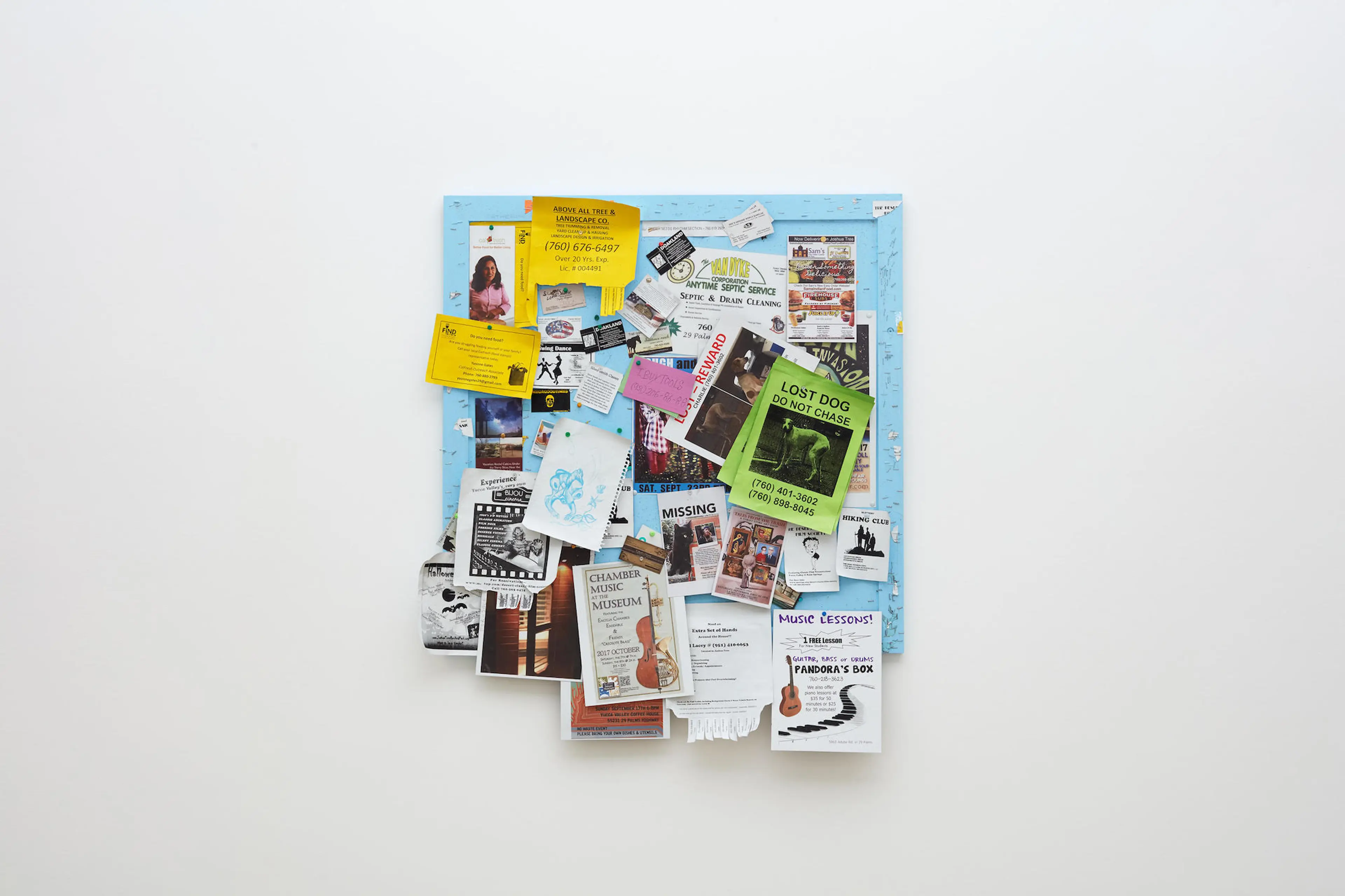 Fiona Connor, Community Notice Board (Joshua Tree Laundry) , 2017 Sanatçı, Modern Art (Londra) ve 1301PE’nin (Los Angeles) izniyle