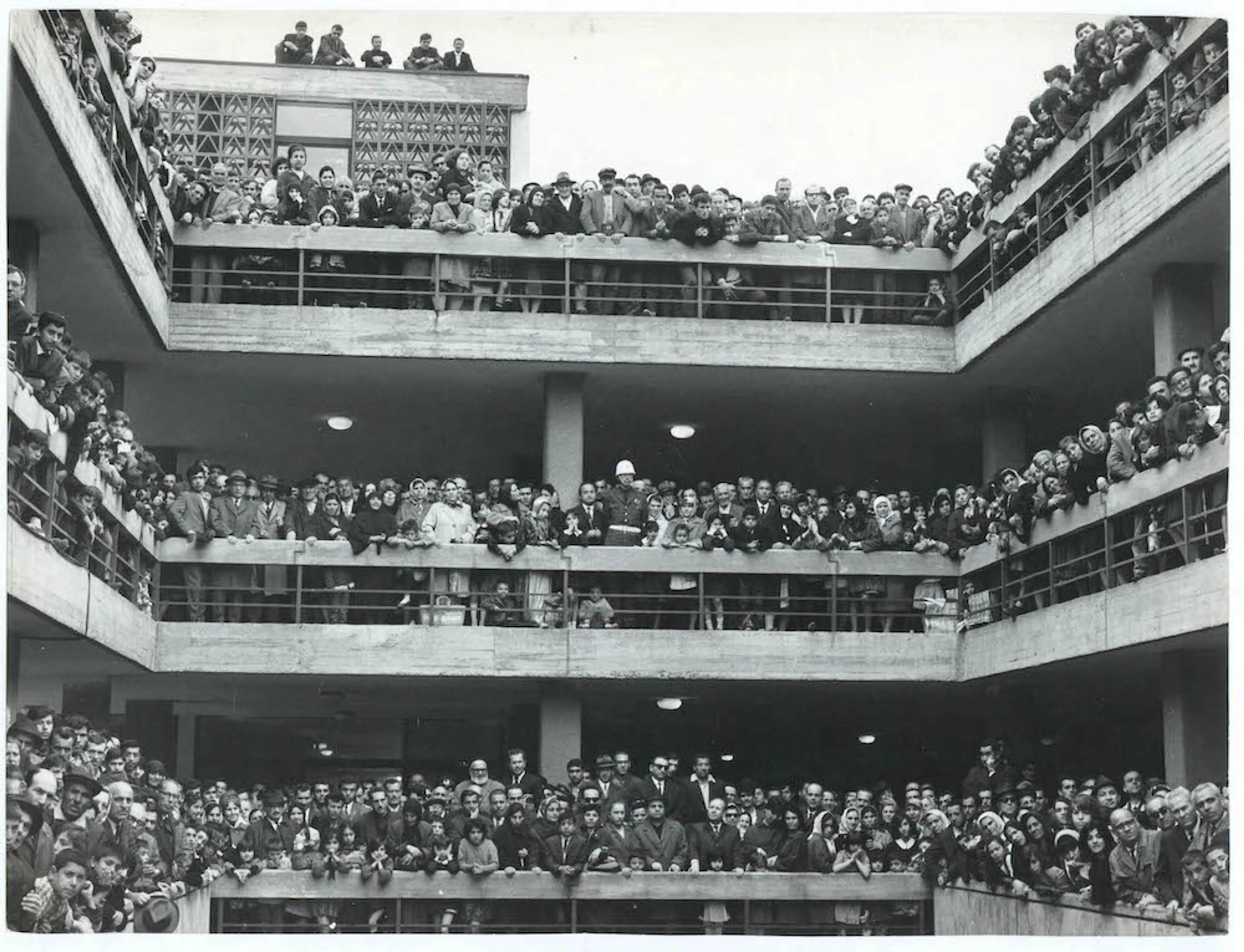 İstanbul Manifaturacılar Çarşısı (İMÇ) açılış töreni, 22 Nisan 1967 SALT Araştırma, Doğan Tekeli-Sami Sisa Arşivi