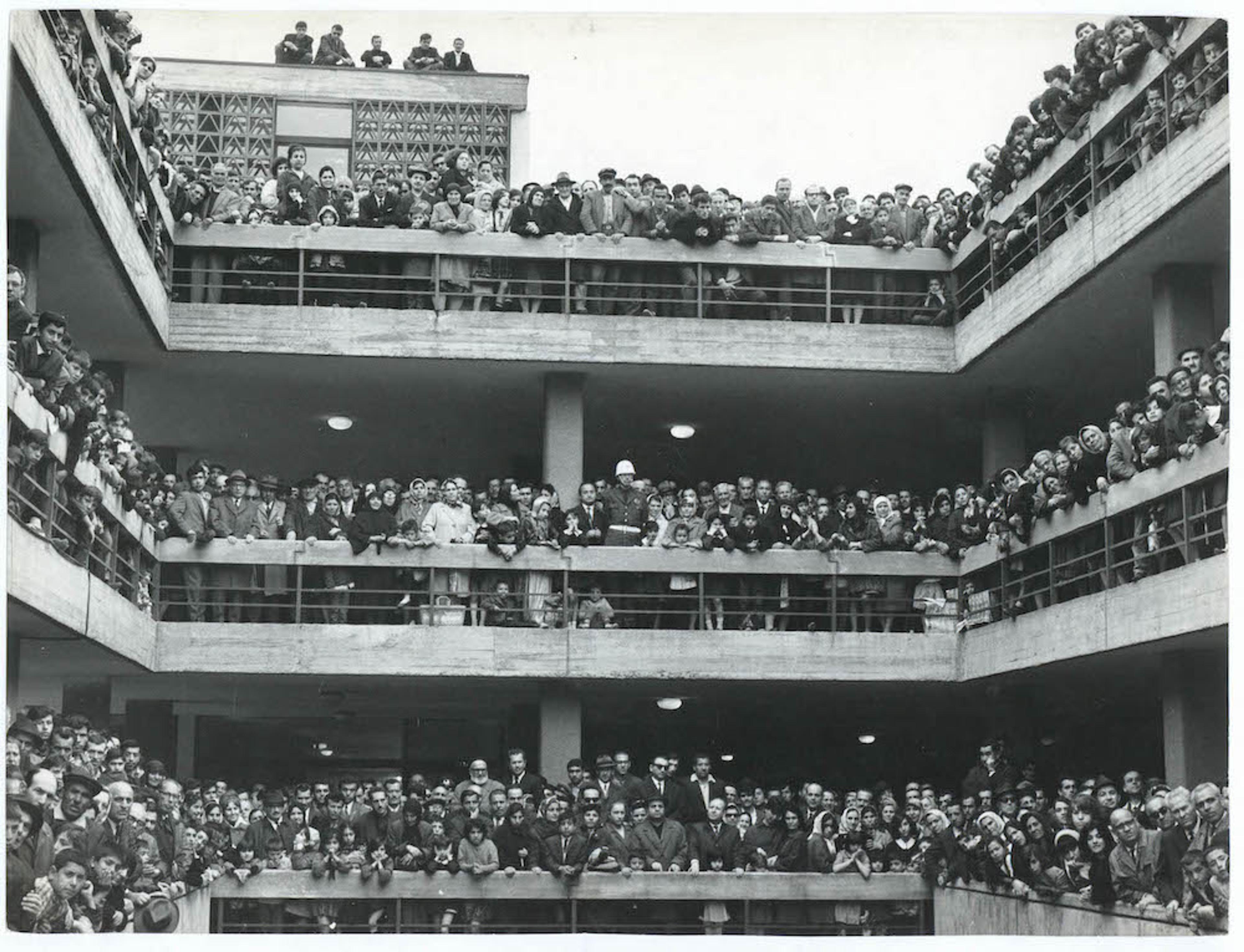 İstanbul Manifaturacılar Çarşısı (İMÇ) açılış töreni, 22 Nisan 1967 SALT Araştırma, Doğan Tekeli-Sami Sisa Arşivi