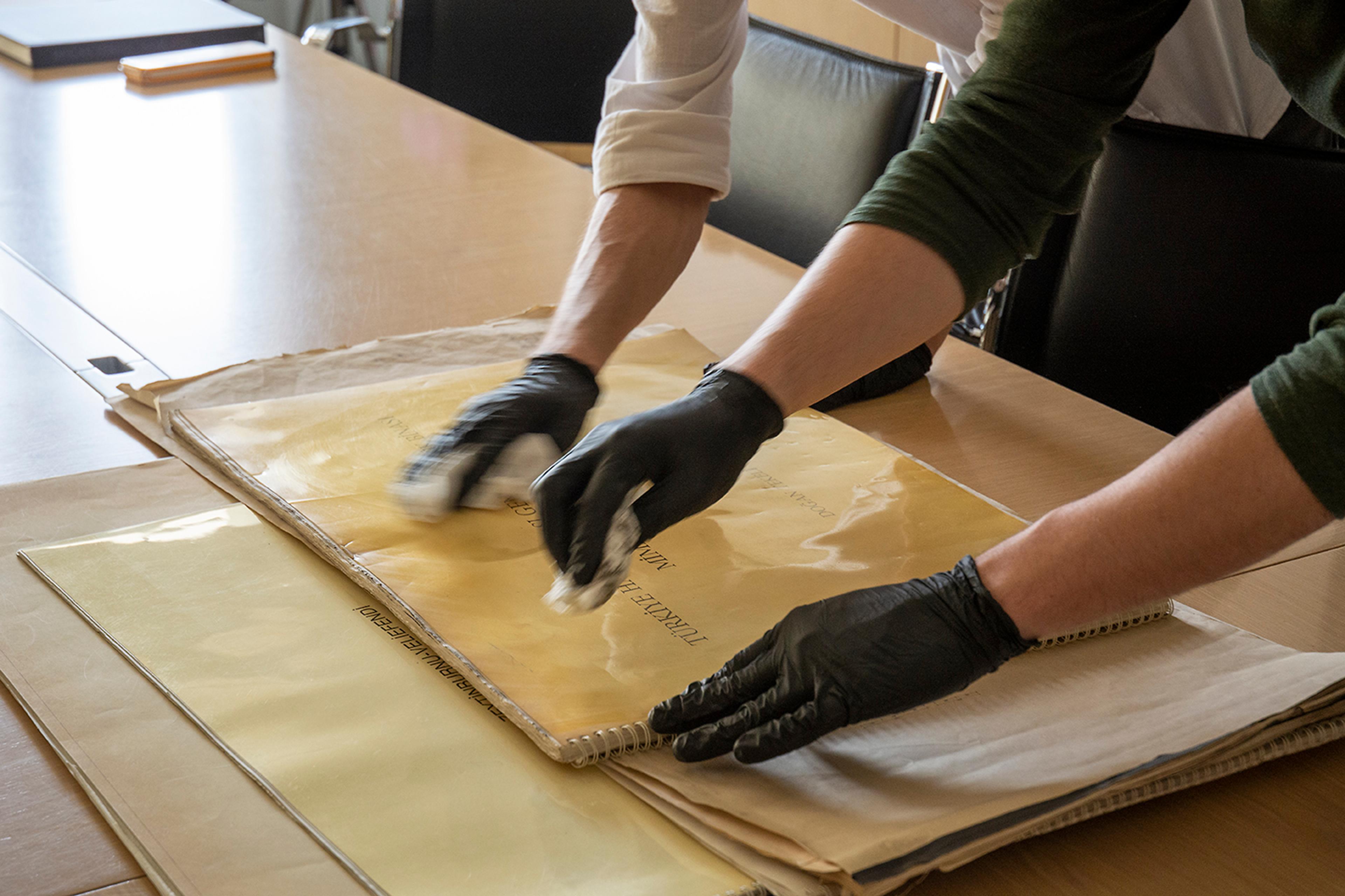 Appraisal visit to Doğan Tekeli-Sami Sisa Archive, 2019 Photo: Mustafa Hazneci