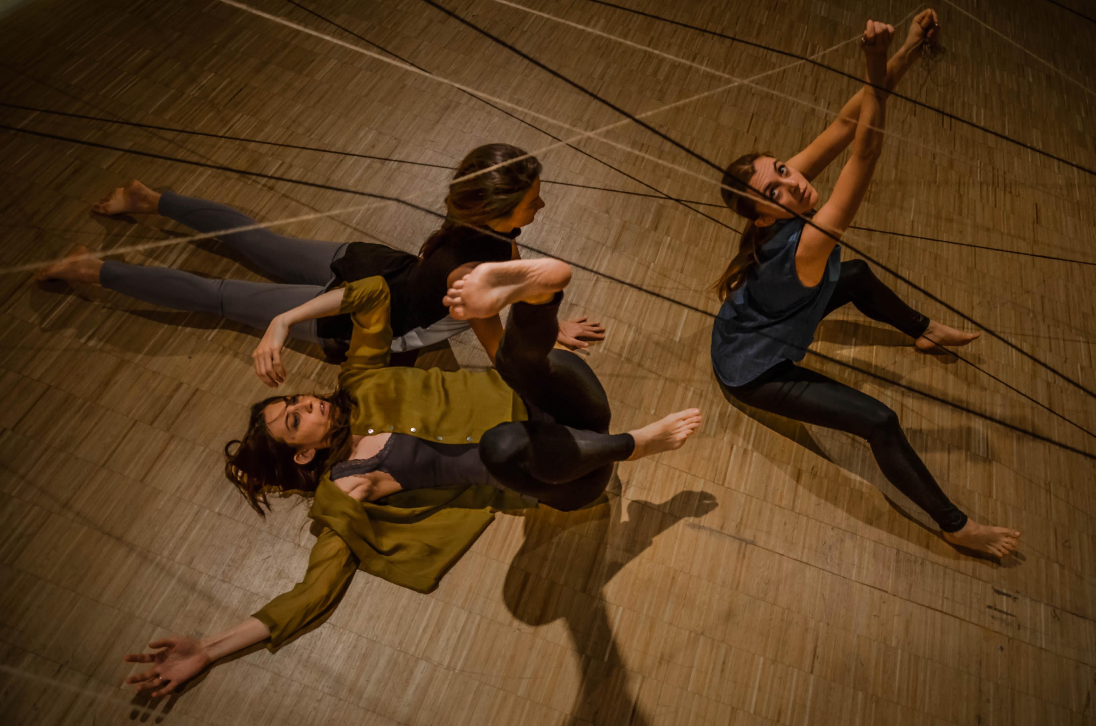 Erinç Aslanboğa, Natalie Heller & Bahar Temiz, Trailer , 2015 Photo: Irmak Altıner