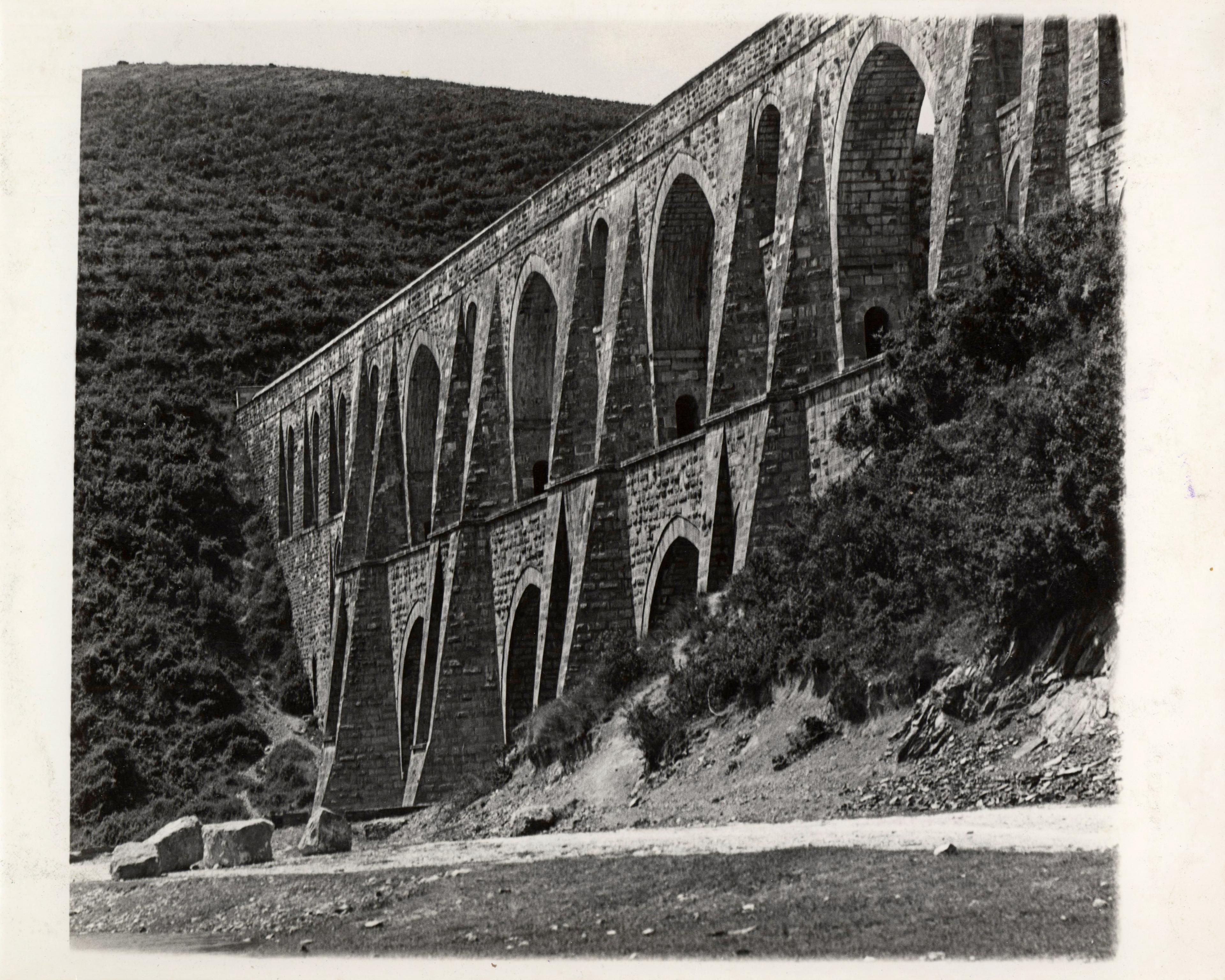 Mağlova Aqueduct, Istanbul, 1981 (Photo: Yılmaz Kaini) Salt Research, IFEA Archive