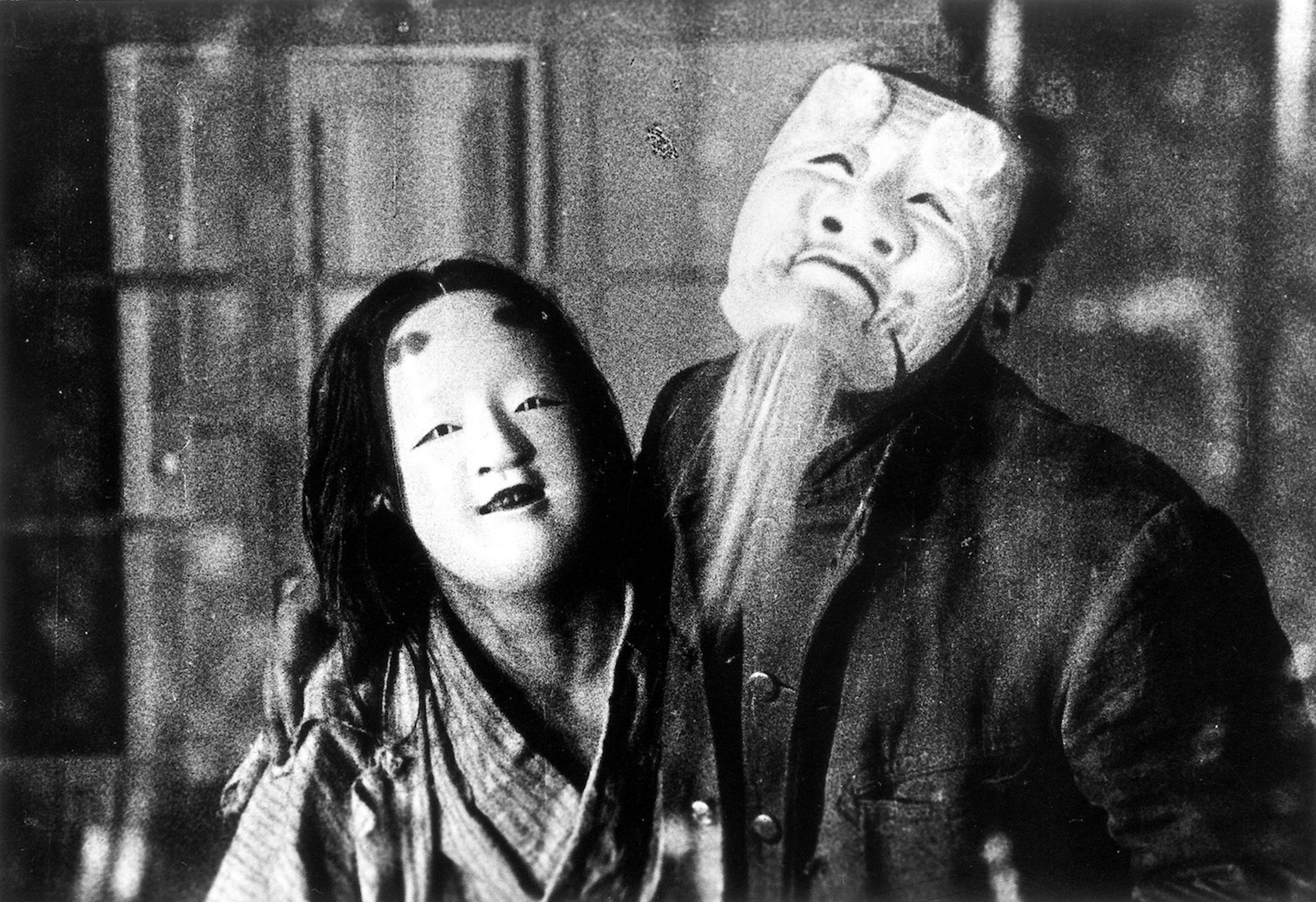 Still from Kurutta ippêji [A Page of Madness] (1926)