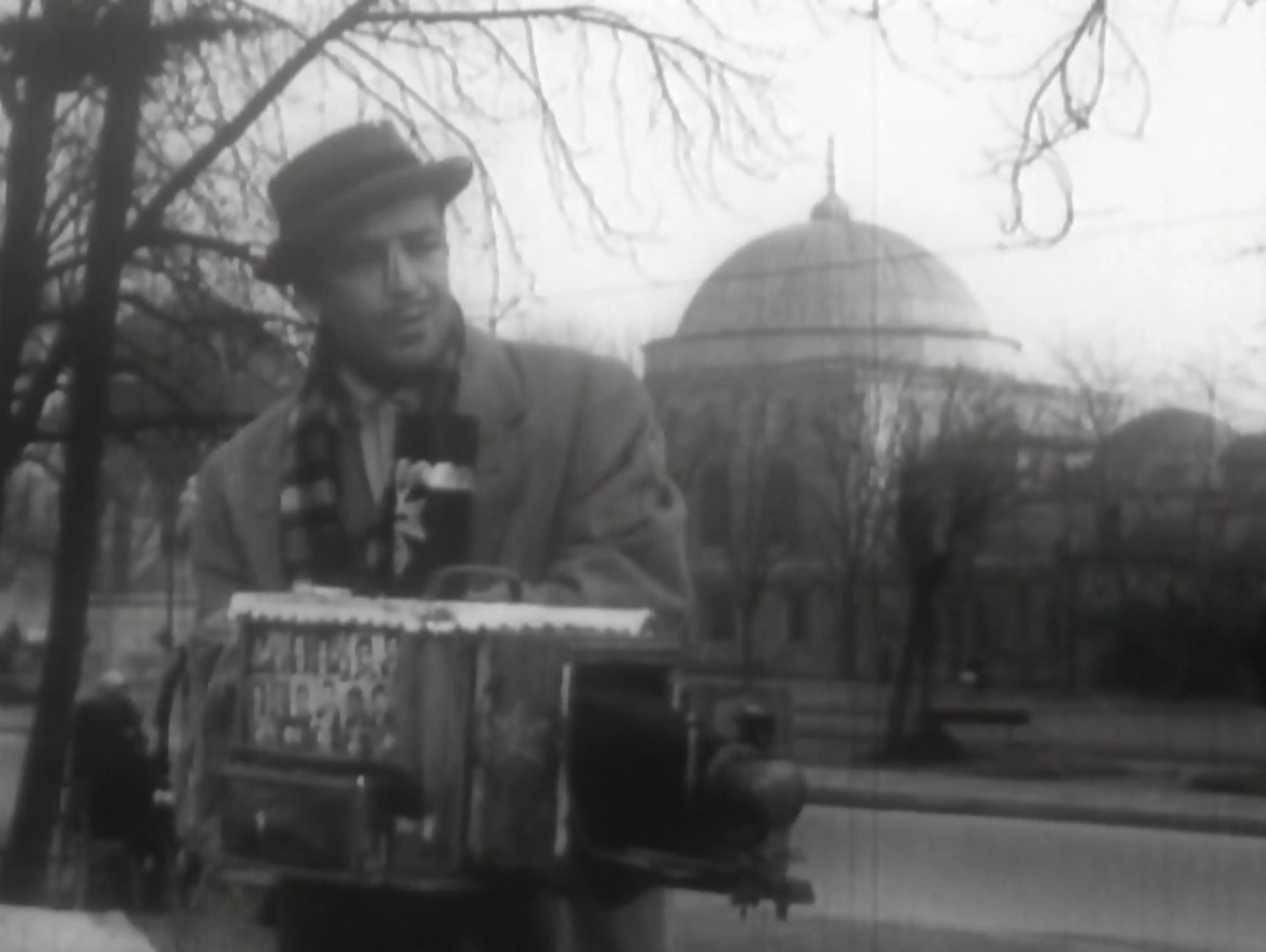 Still from Ah Güzel İstanbul [Oh, Beautiful Istanbul] (1966) ©Fanatik Film