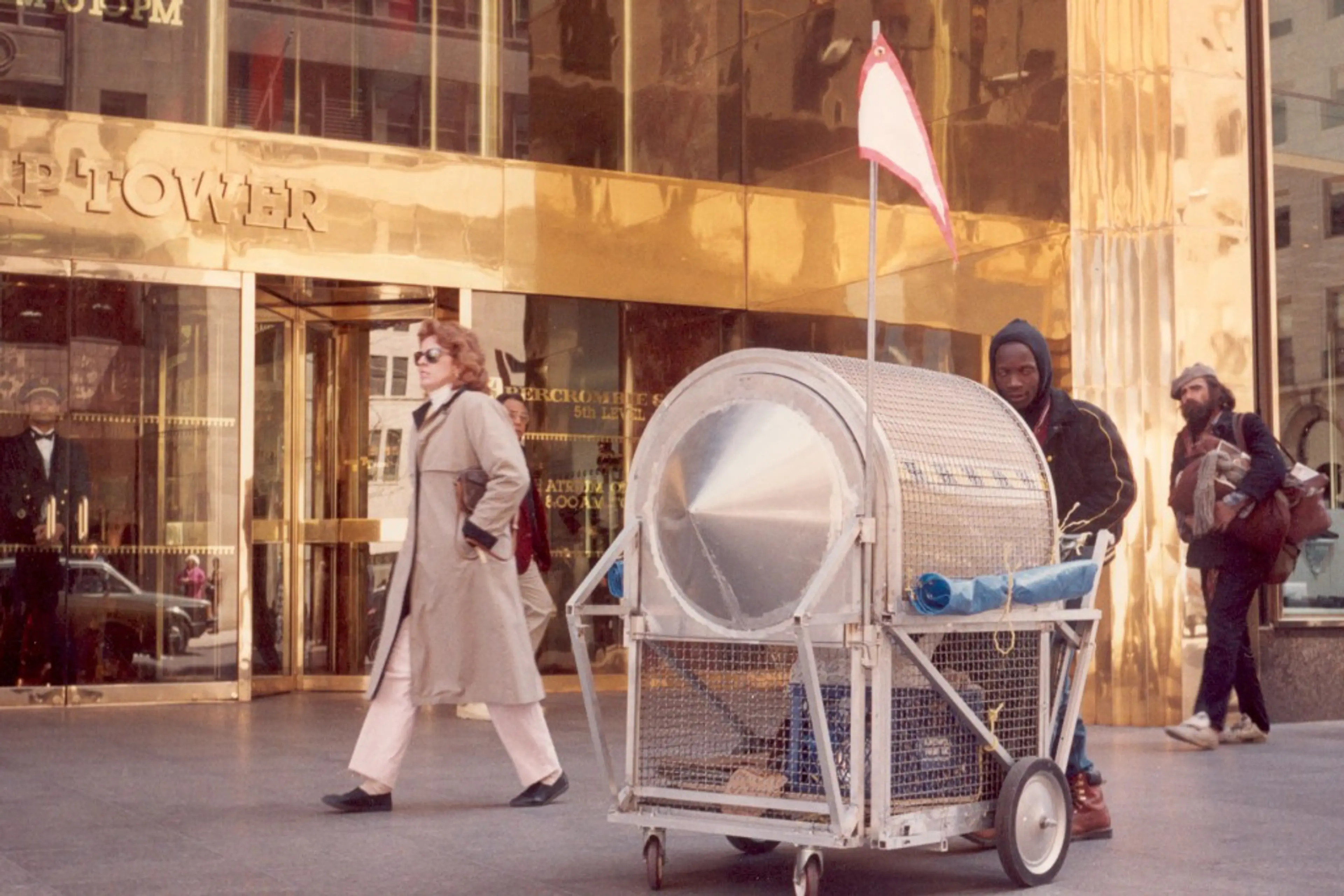 Krzysztof Wodiczko, Homeless Vehicle (1987-1989) The Arte Útil Archive