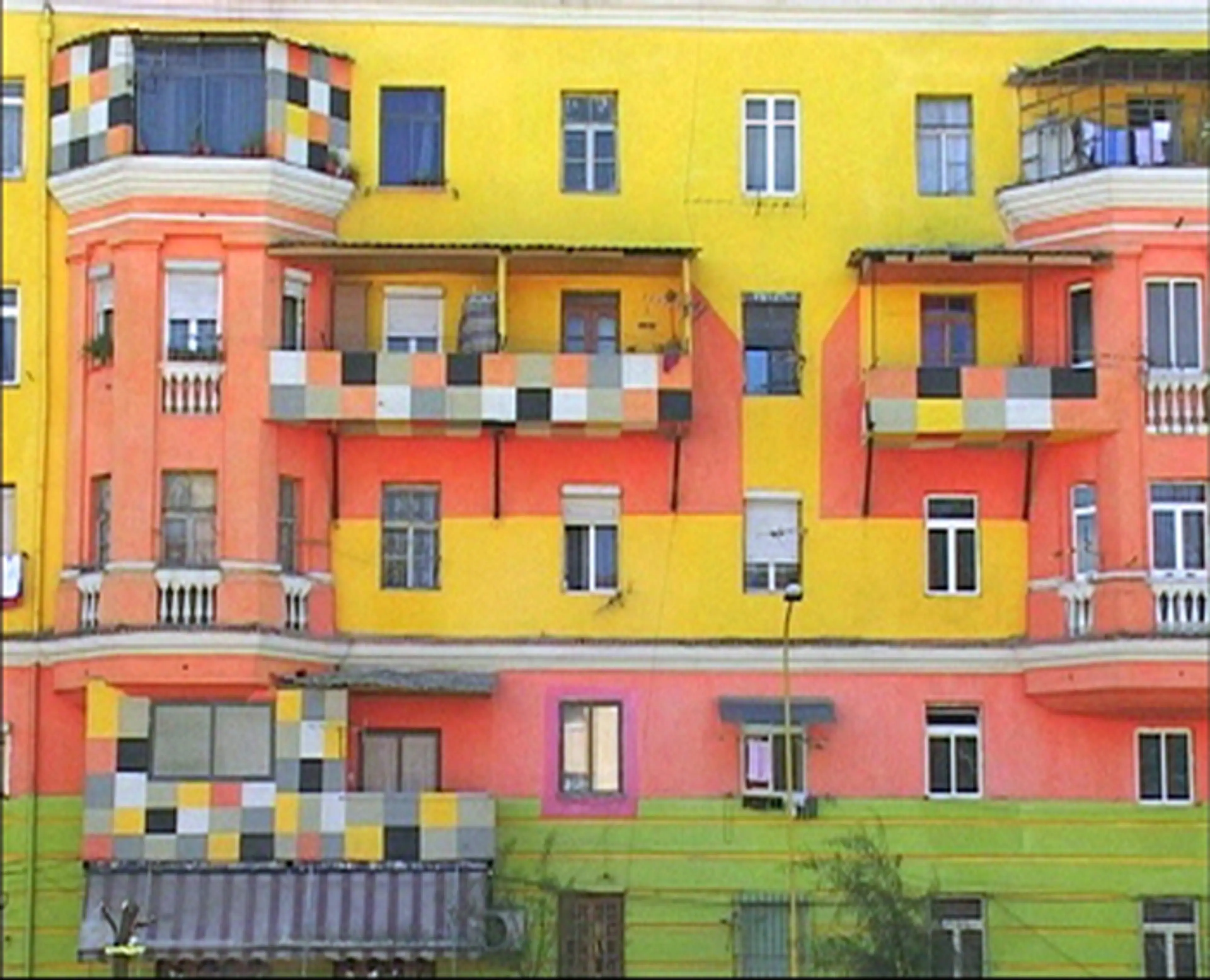 Dammi i Colori video isinden bir kare
