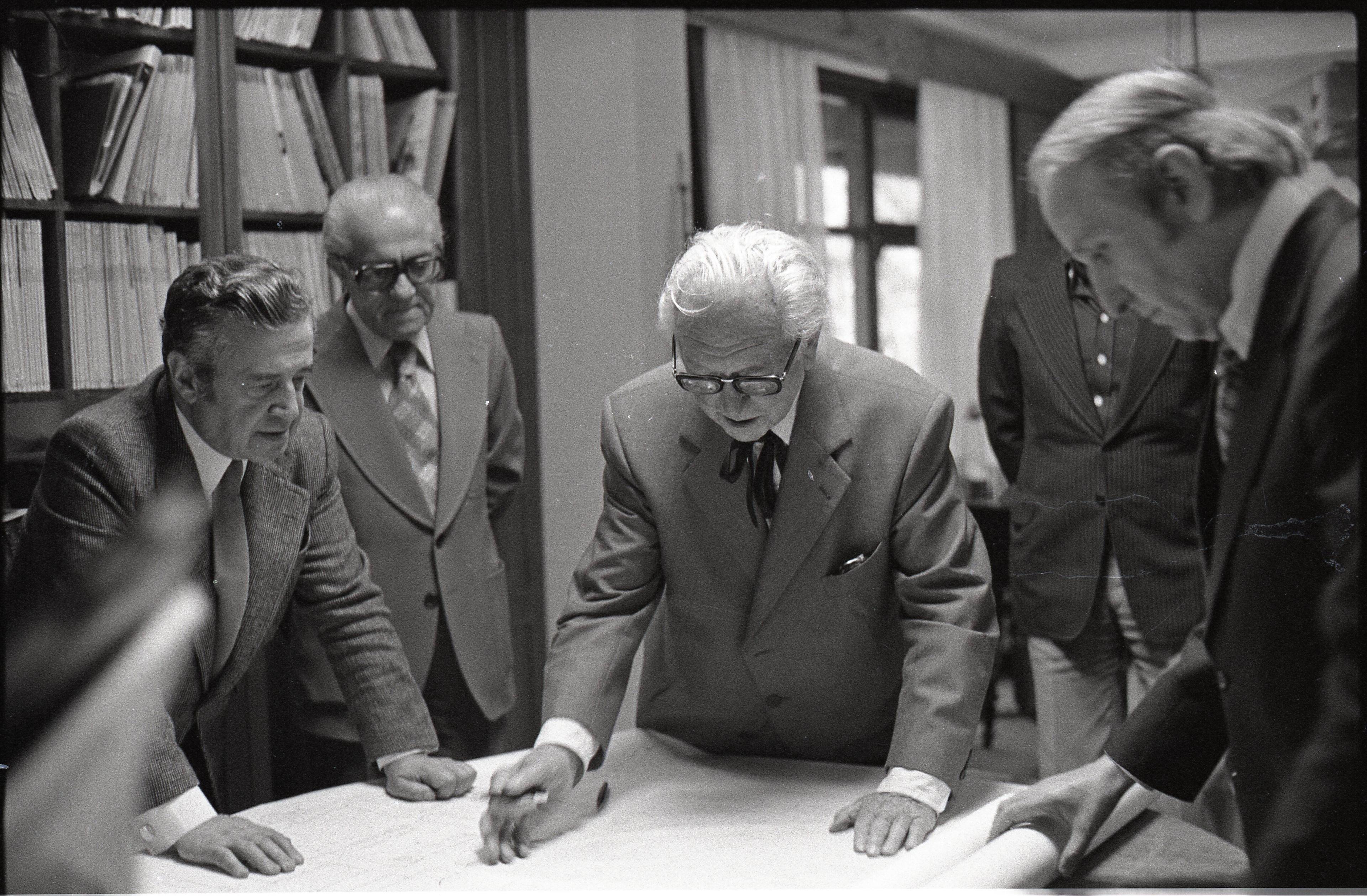 Clemens Holzmeister Ankara’da Çinici Mimarlık Ofisi’ni ziyarette, 5 Mayıs 1978 Salt Araştırma, Altuğ-Behruz Çinici Arşivi