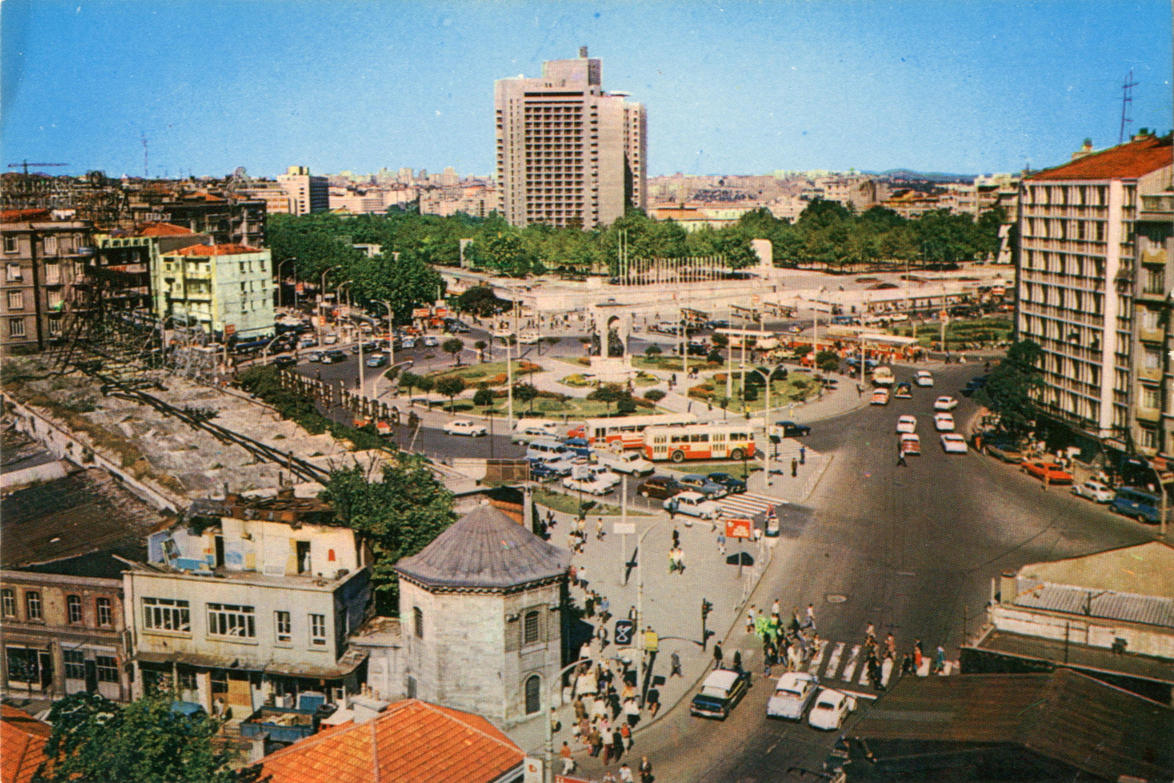 Taksim Square Salt Research, Harika-Kemali Söylemezoğlu Archive