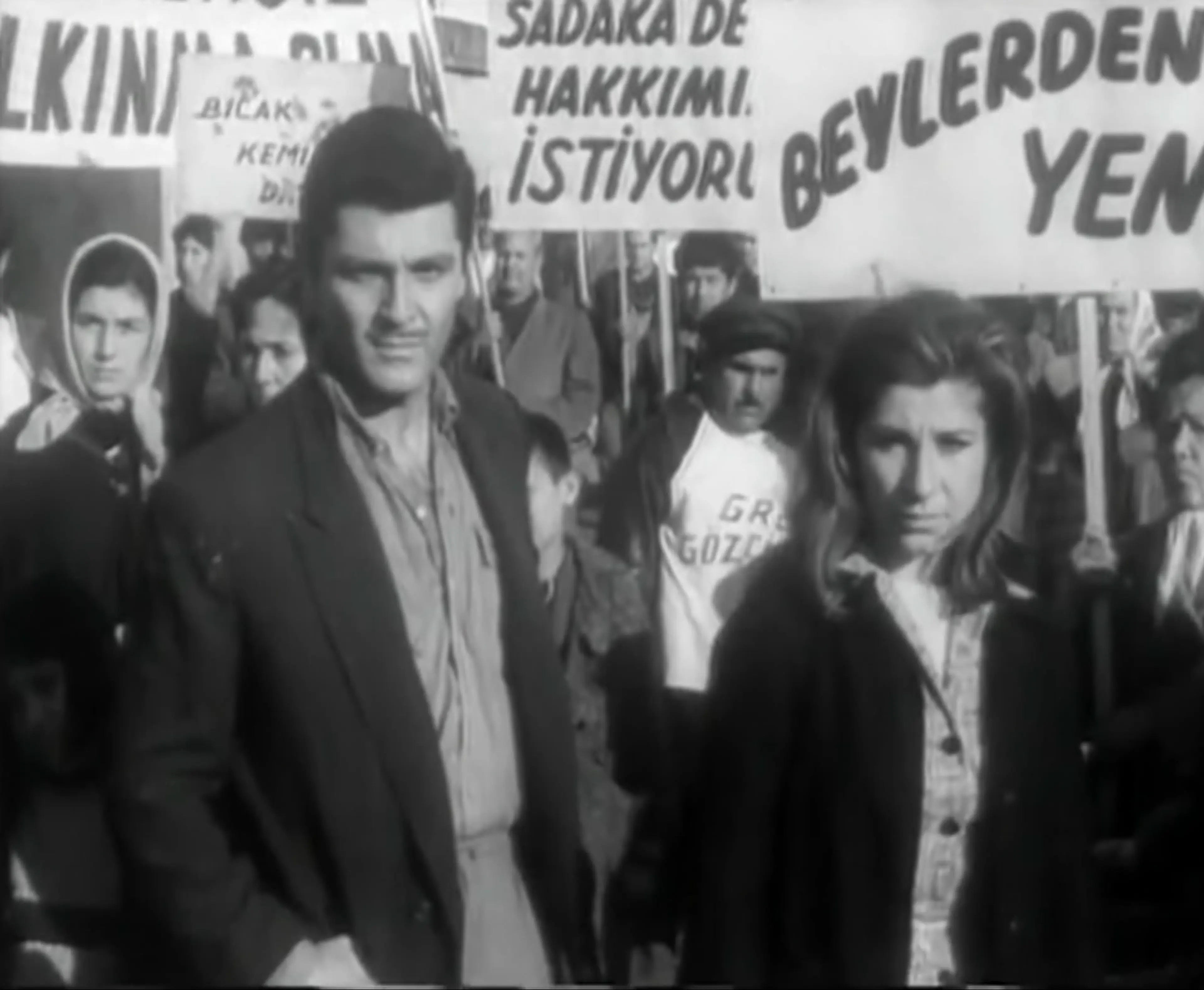 Still from Karanlıkta Uyananlar [Those Awakening in the Dark] (1964) ©Fanatik Film
