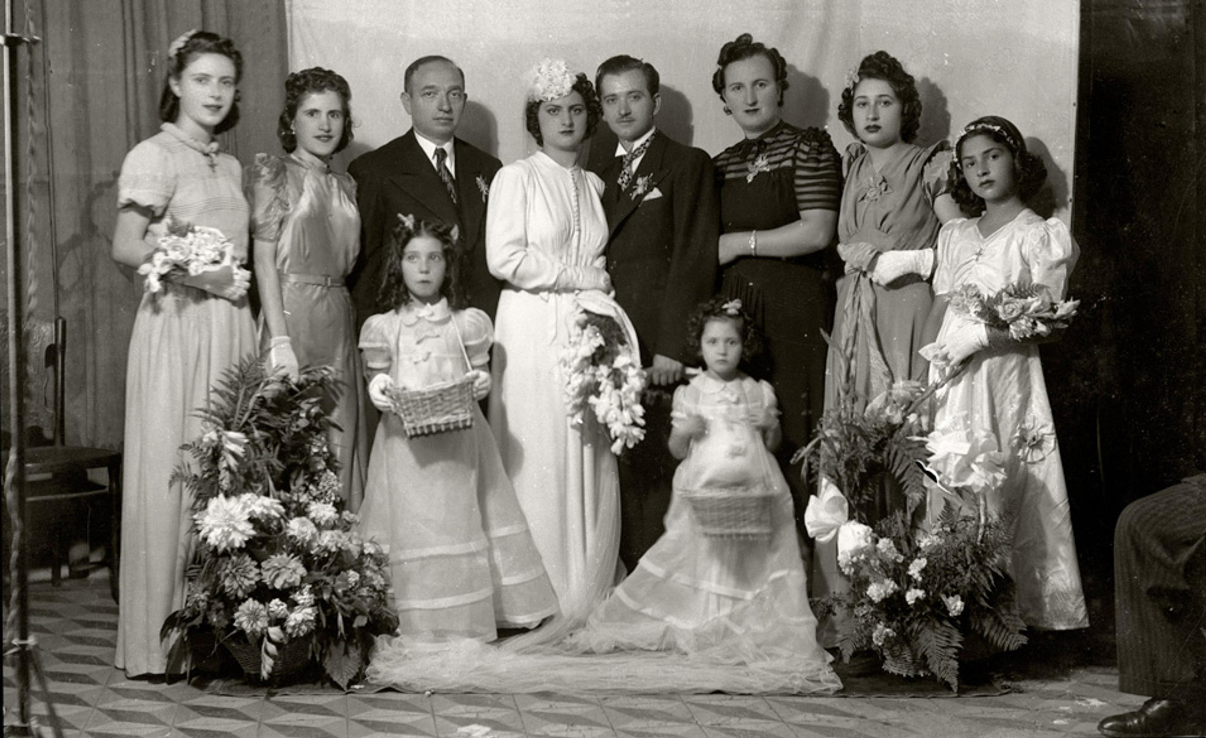Fotograf: Maryam Sahinyan Foto Galatasaray / Istanbul – Beyoglu, 08.1942 Siyah & Beyaz Negatif, 10x15cm