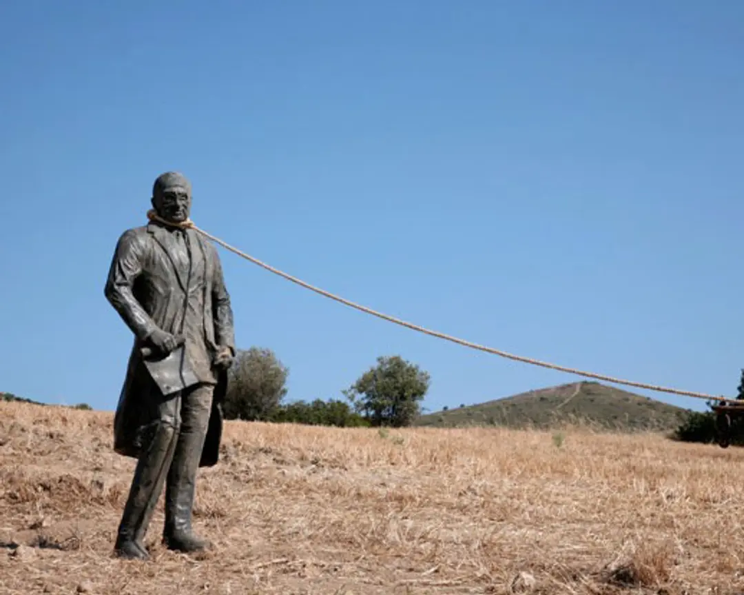 Stefanos Tsivopoulos, still from Lost Monument, 2009