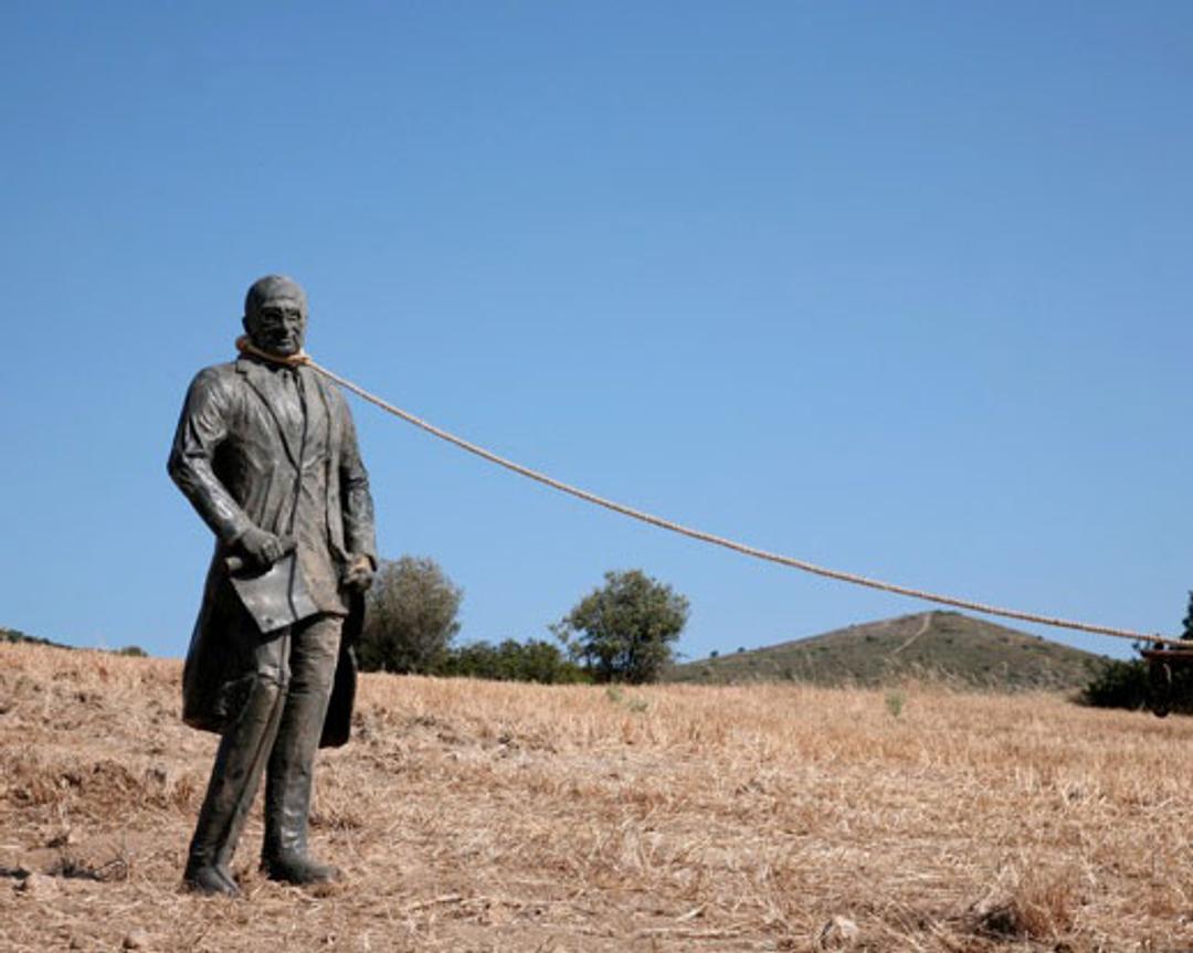Stefanos Tsivopoulos, still from Lost Monument, 2009