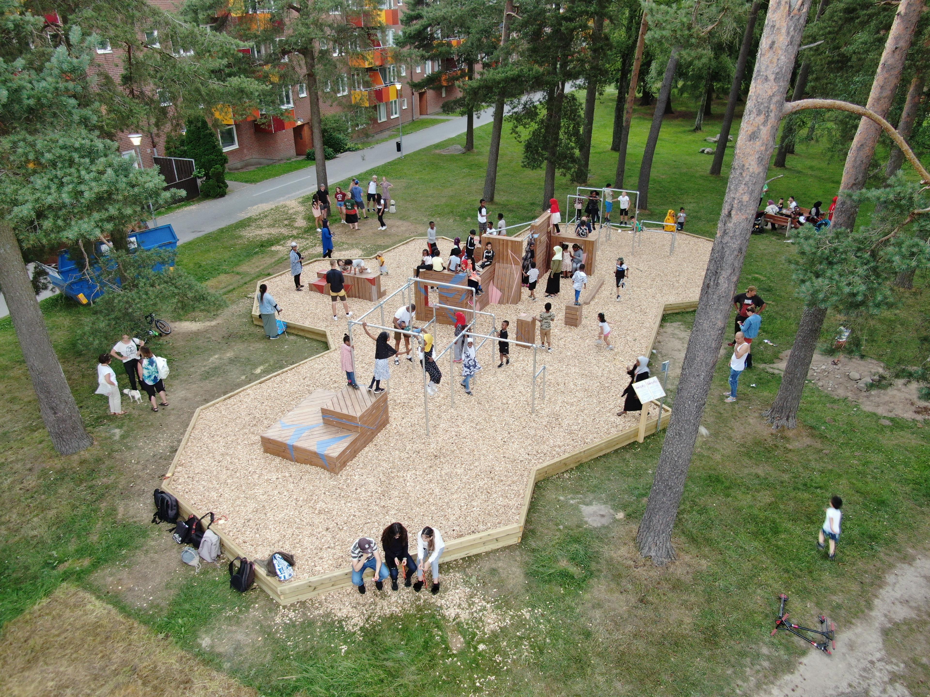 Parkourius Park [Parkourius Parkı] projesinden bir kare, Bergsjön, Göteborg, 2021 Fotoğraf: Emílio da Cruz Brandão