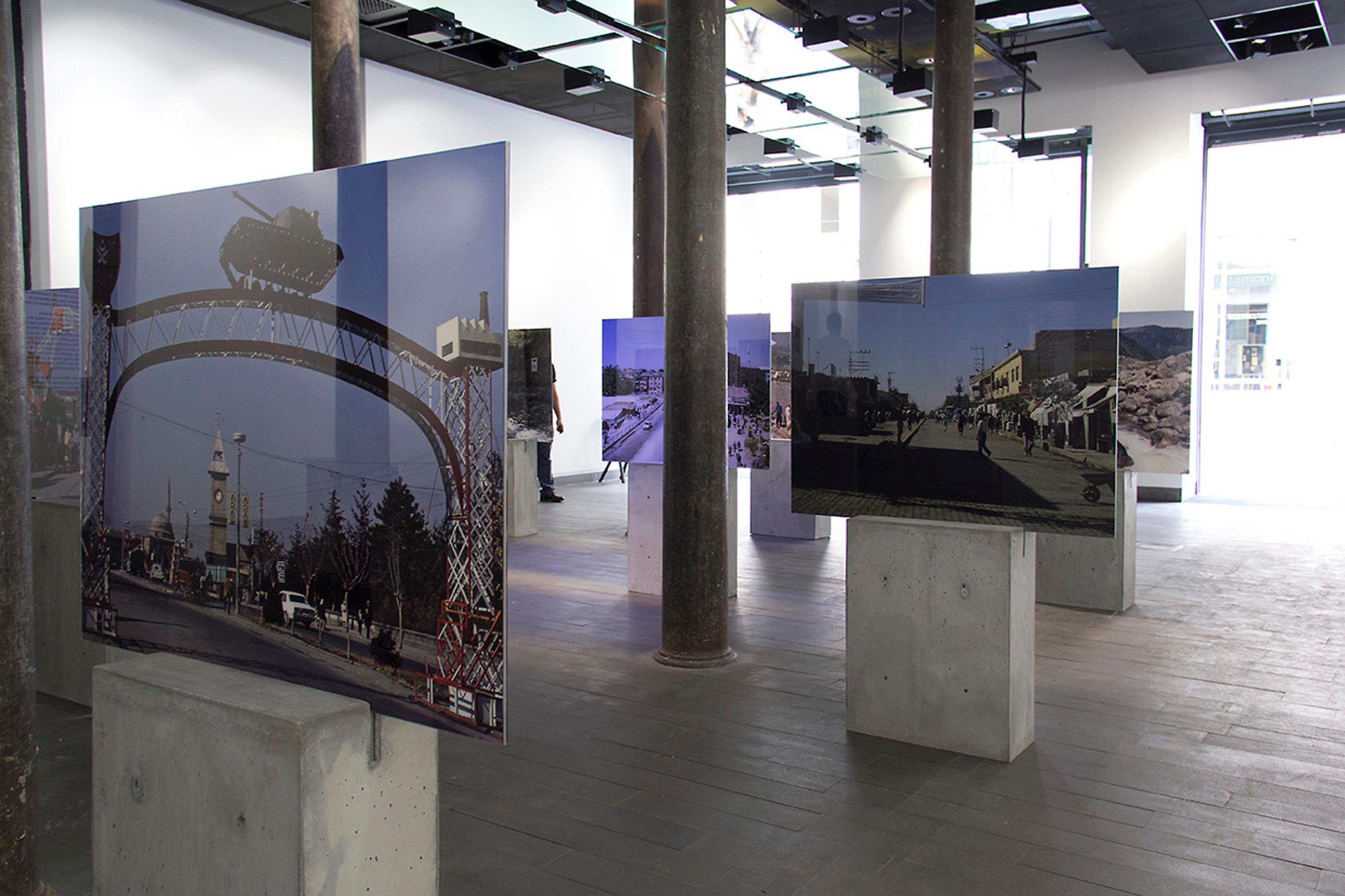 Vahap Avşar, Kayıp Gölgeler , SALT Beyoğlu, Forum, 2015 Fotoğraf: Mustafa Hazneci.