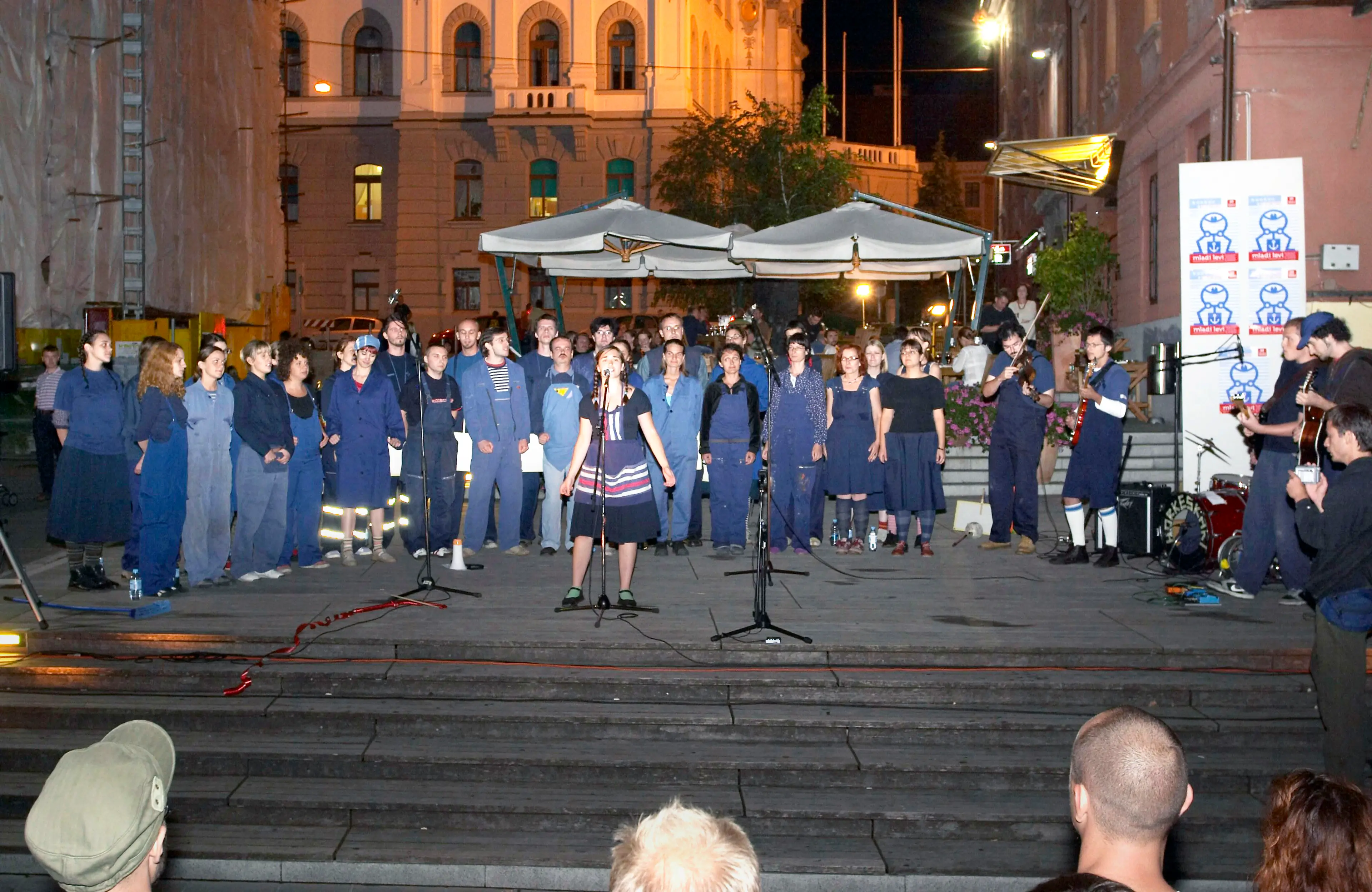 Horkeškart korosunun Mladi Levi Festivali kapsamında Ljubljana’da (Slovenya) gerçekleştirdiği performanstan kare, 2016