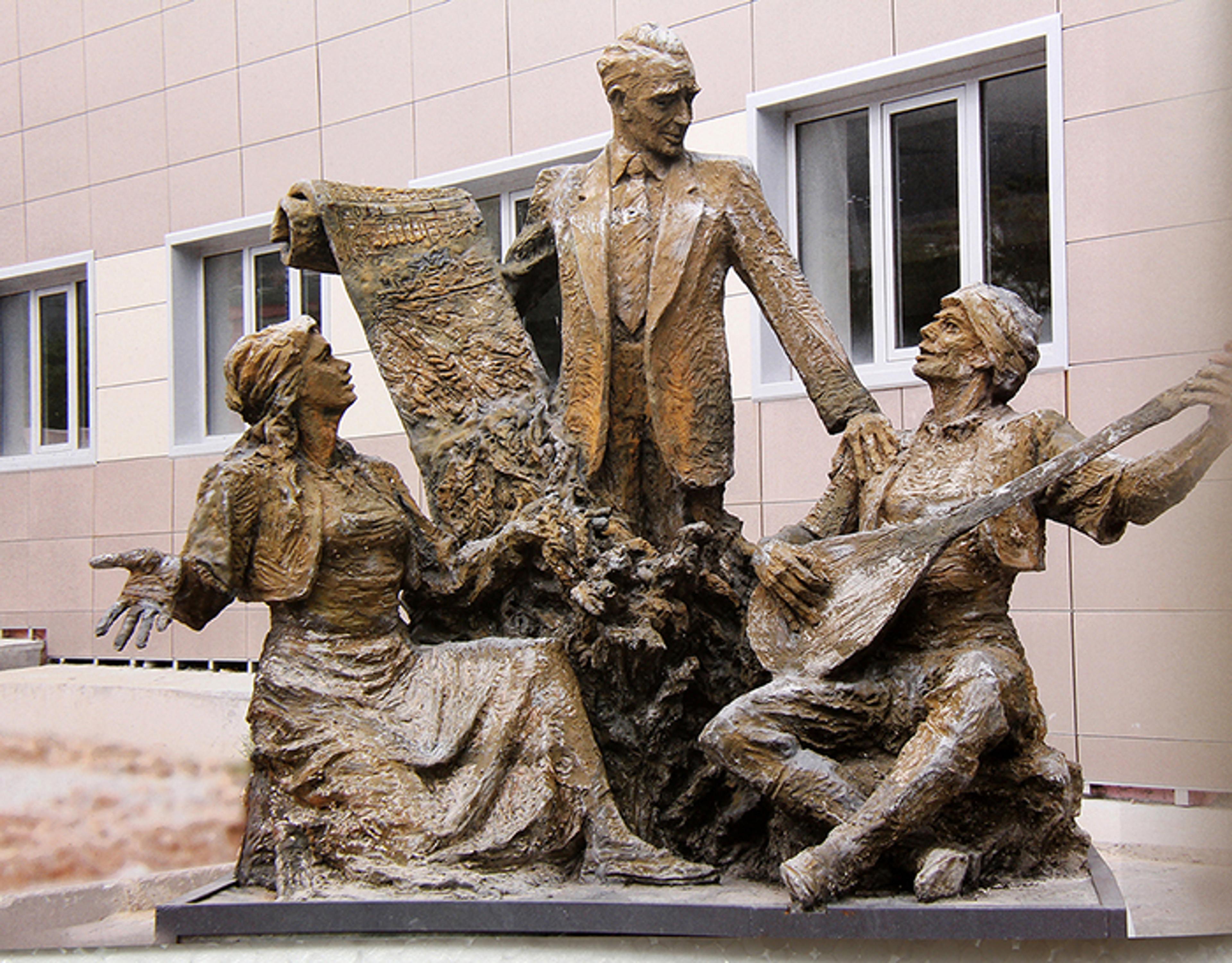 Muzaffer Sarısözen Monument, Ankara (1993) Metin Yurdanur Photo: Faruk Bayram