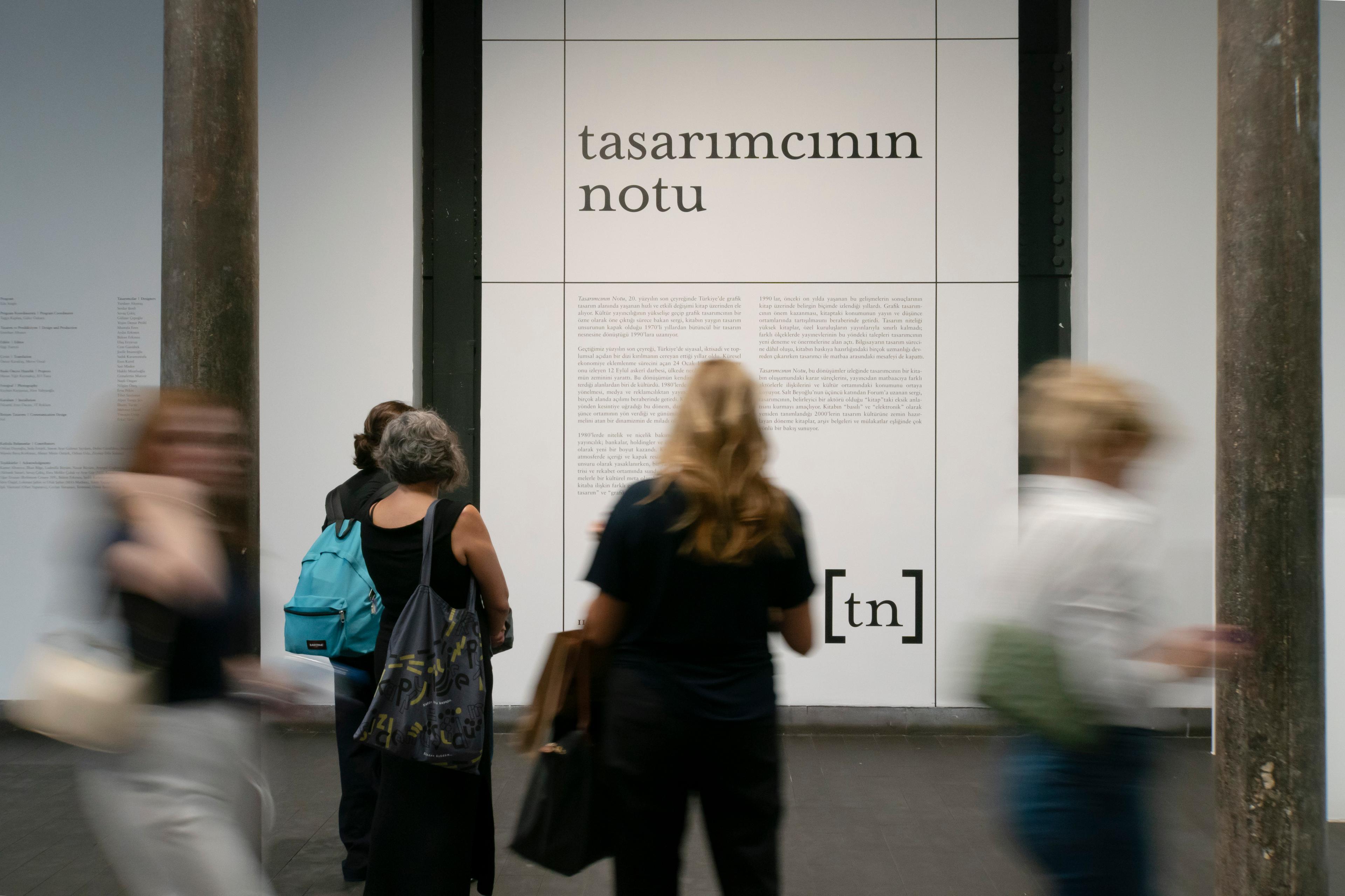 Tasarımcının Notu sergisinden görünüm, Salt Beyoğlu, 2024 Fotoğraf: Alâ Taleb (Salt)