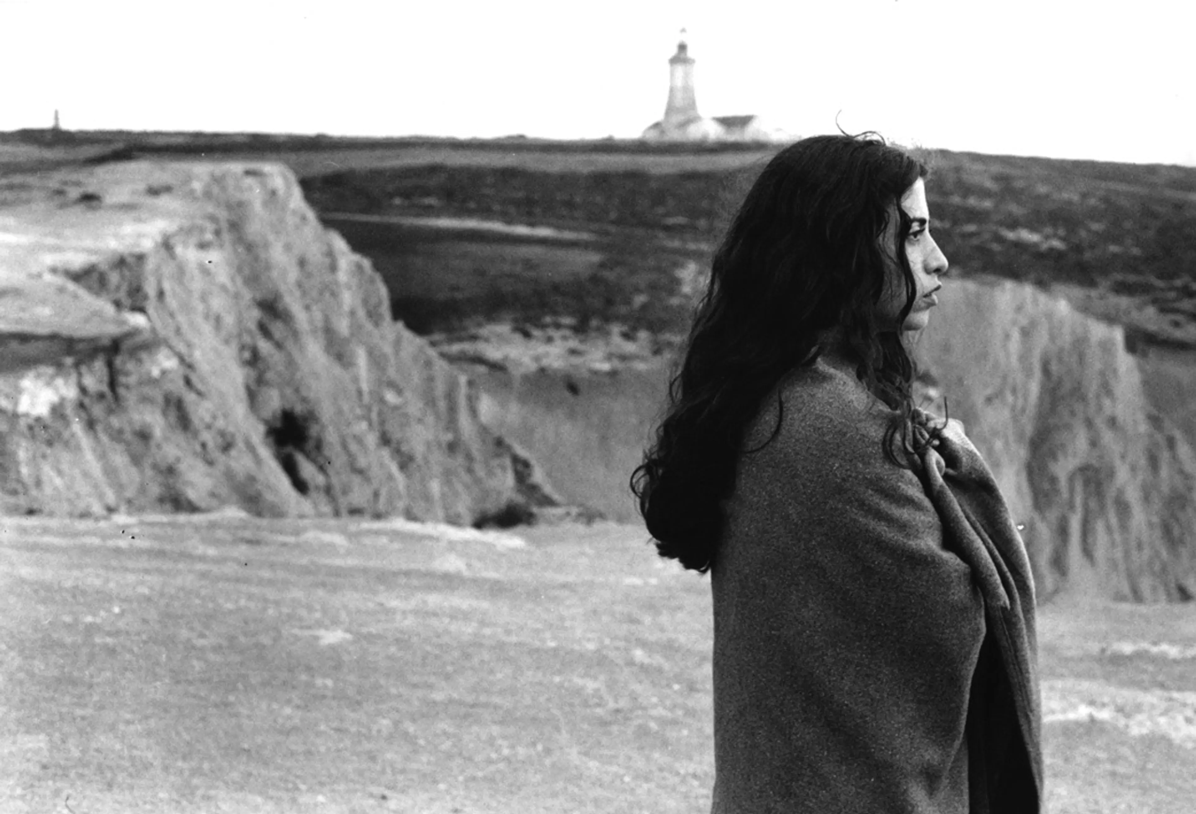 Still from Terra Estrangeira [Foreign Land] (1995) ©Tamasa Distribution