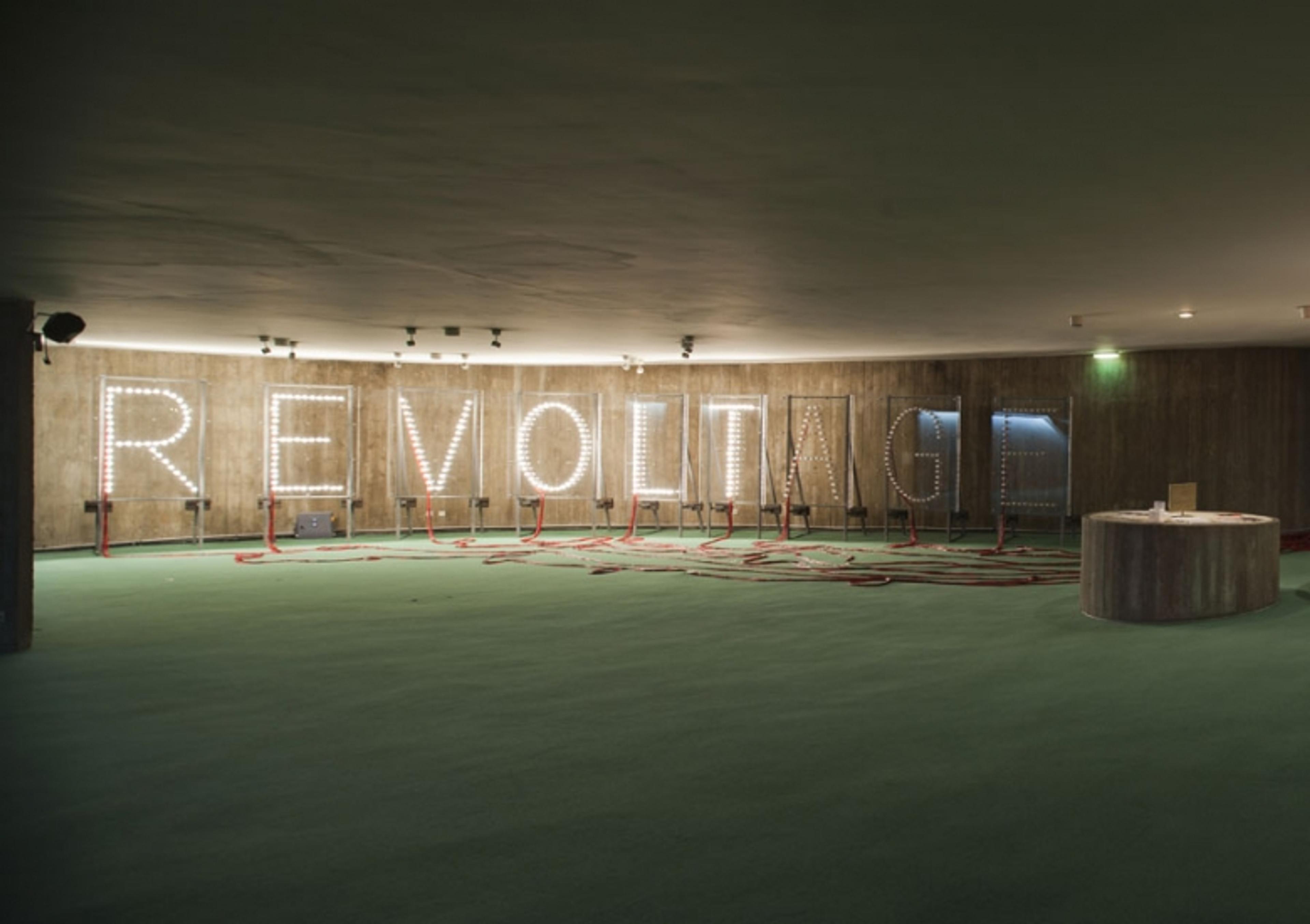 Reading Light exhibition (Paris, 2011) Photo by Martin Argyrolo