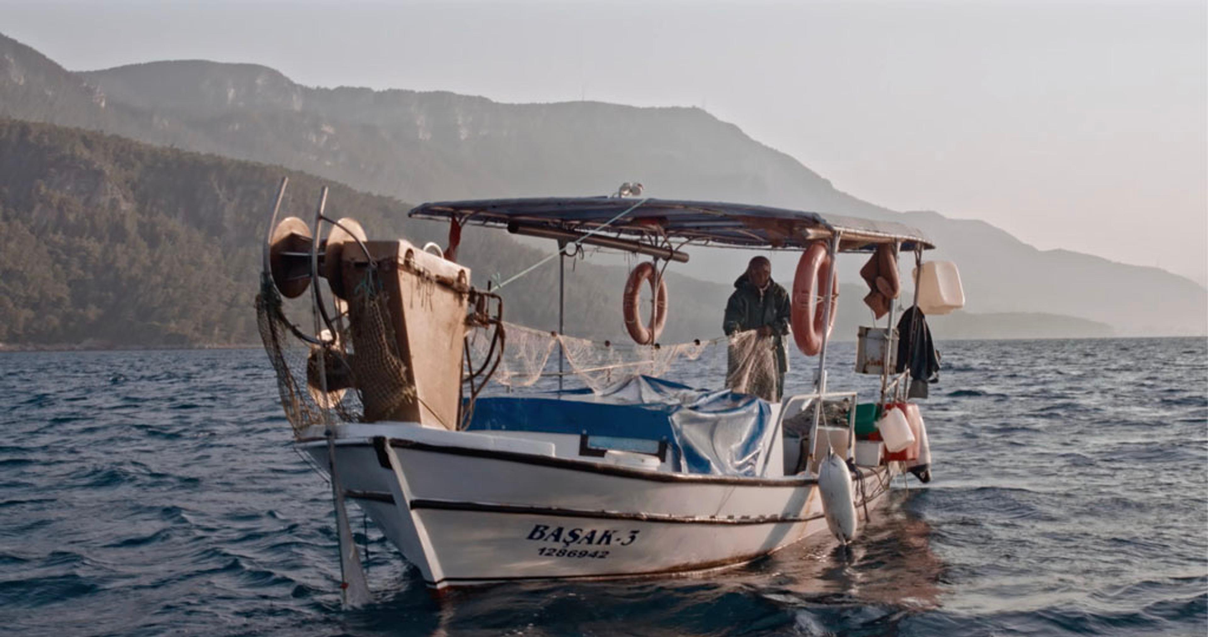 Şarap Rengi Deniz (2024) filminden bir kare ©Nefin Dinç ve İnci Özsoy