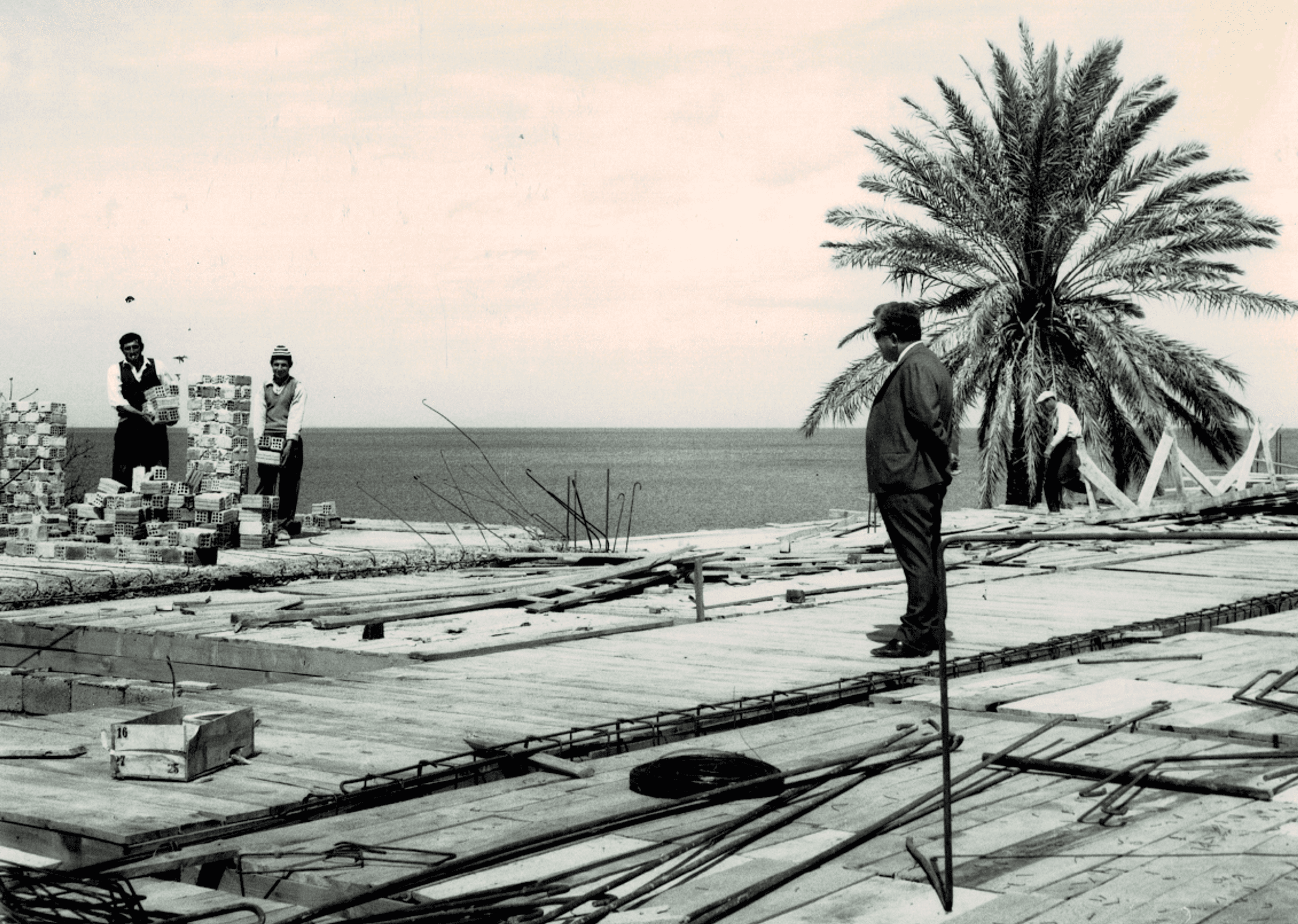 Arsuz Otel inşaatı, 1960’lar Mıstıkoğlu aile arşivi