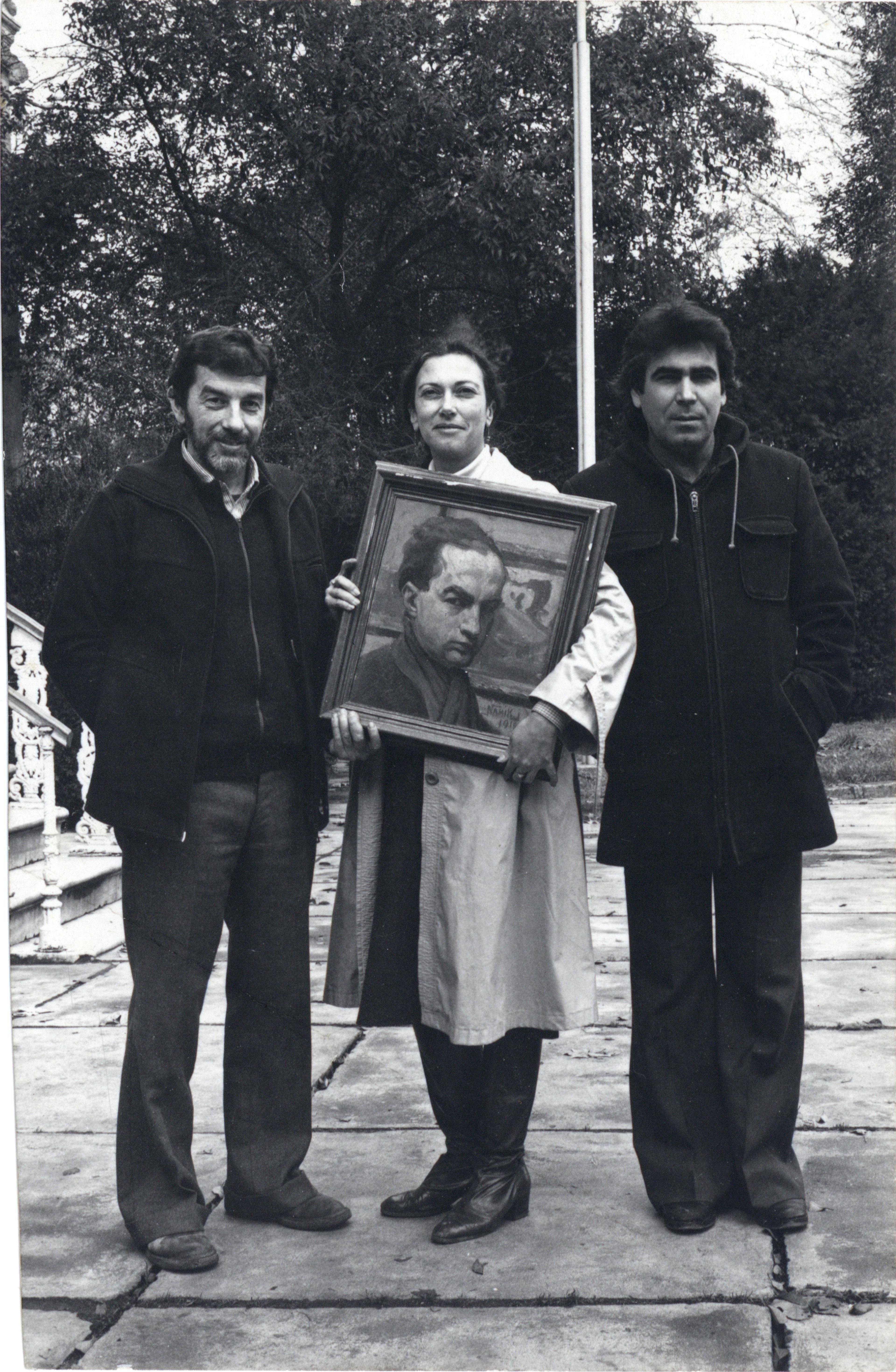 &Ouml;zer Kabaş, Zeynep Rona ve Erol Kınalı, Namık İsmail Toplu Sergisi: 1890&ndash;1935 hazırlıkları esnasında, 1981 Salt Araştırma, &Ouml;zer Kabaş Arşivi