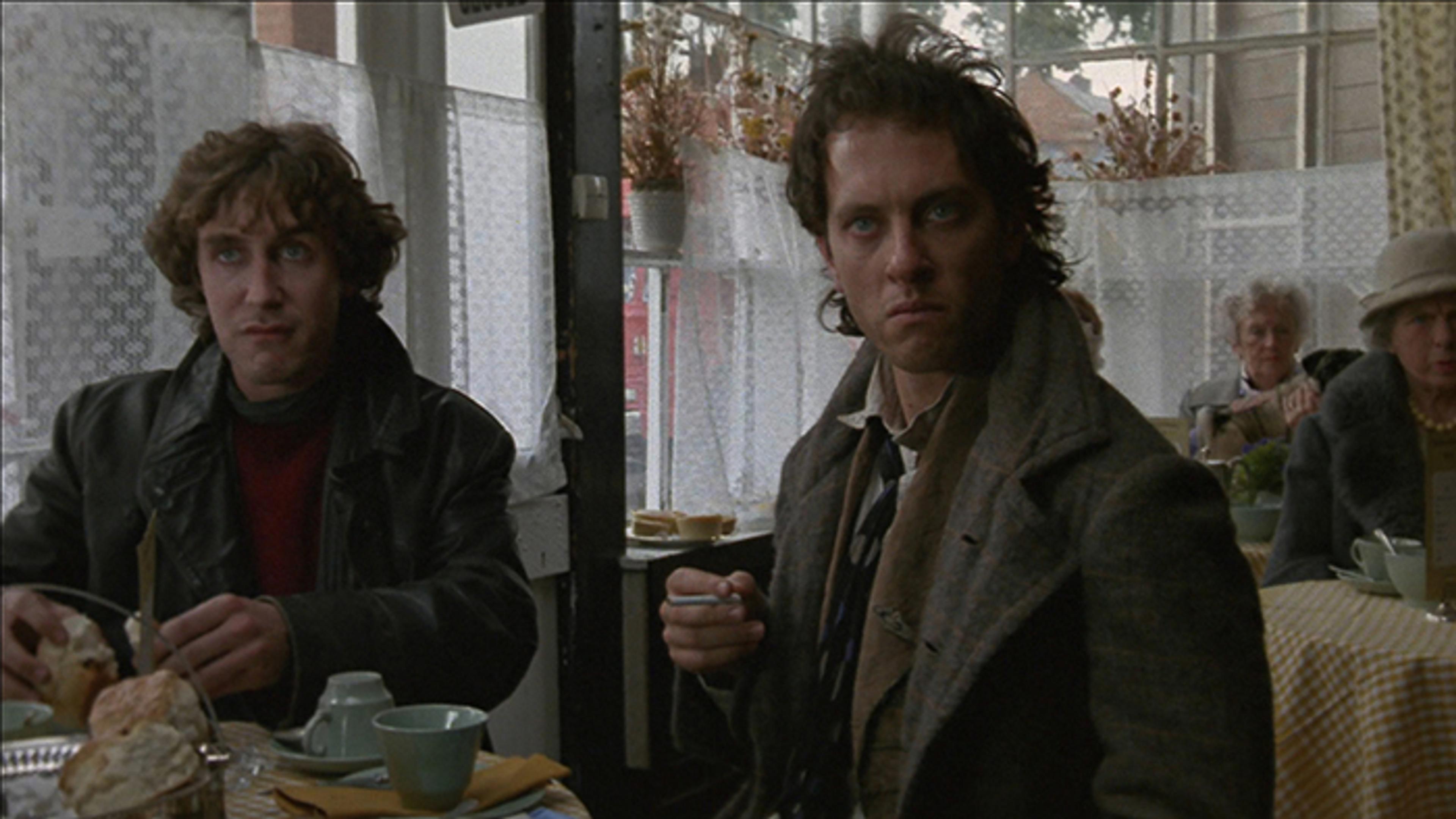 Withnail & I (1987) filminden bir kare ©Handmade Films