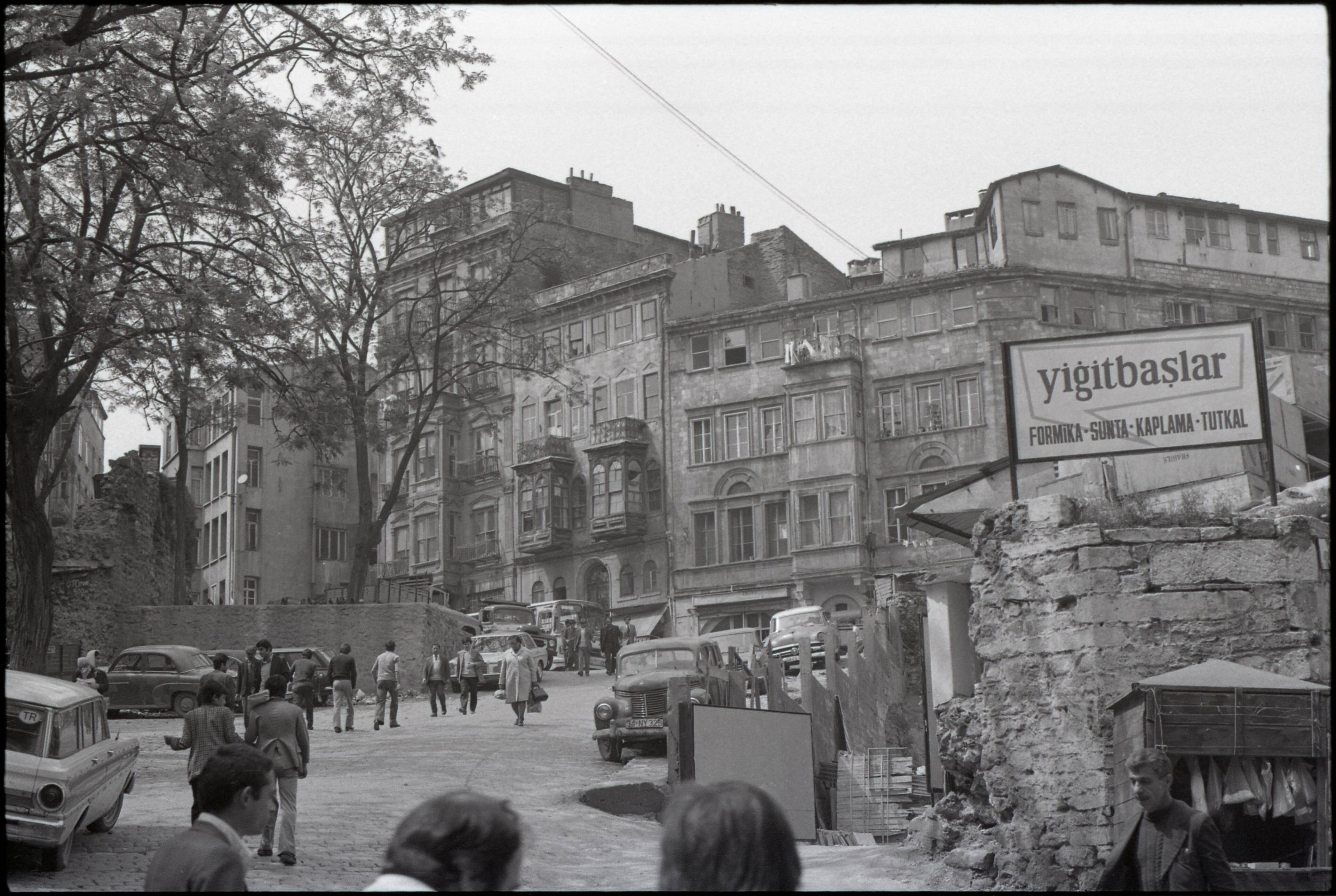 Salt Araştırma, Eleonora Arhelaou Arşivi’nden fotoğraflar: Şahkapısı Sokak, Galata, 1970’ler