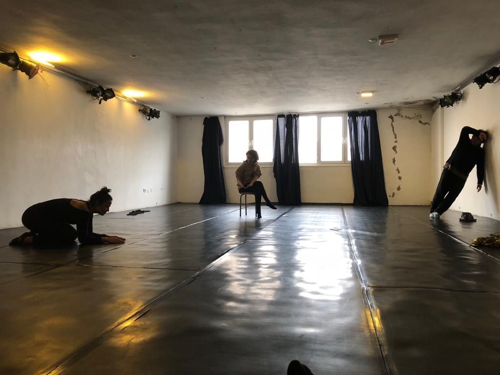 Cati Çatı Çağdaş Dans Sanatçıları Derneği provalarından bir kare