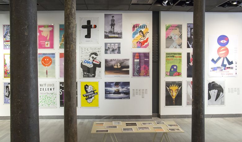 1 29 <i>Henryk Tomaszewski 100 Yaşında</i> sergisinden görünüm, Salt Beyoğlu, 2014