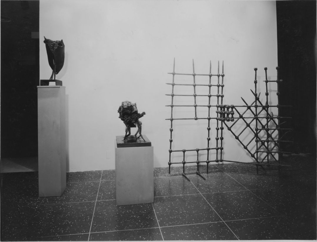10 Panel Seperatör (<i>My Country’s Sun</i>) 1959’da MOMA’da sergilenirken <br />
©The Museum of Modern Art Archives, New York, Soichi Sunami
