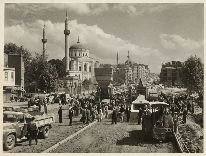 Ordu Caddesi yol çalışmaları, Aksaray-Laleli (1950’ler) Ordu Caddesi yol çalismalari, Aksaray-Laleli (1950’ler)