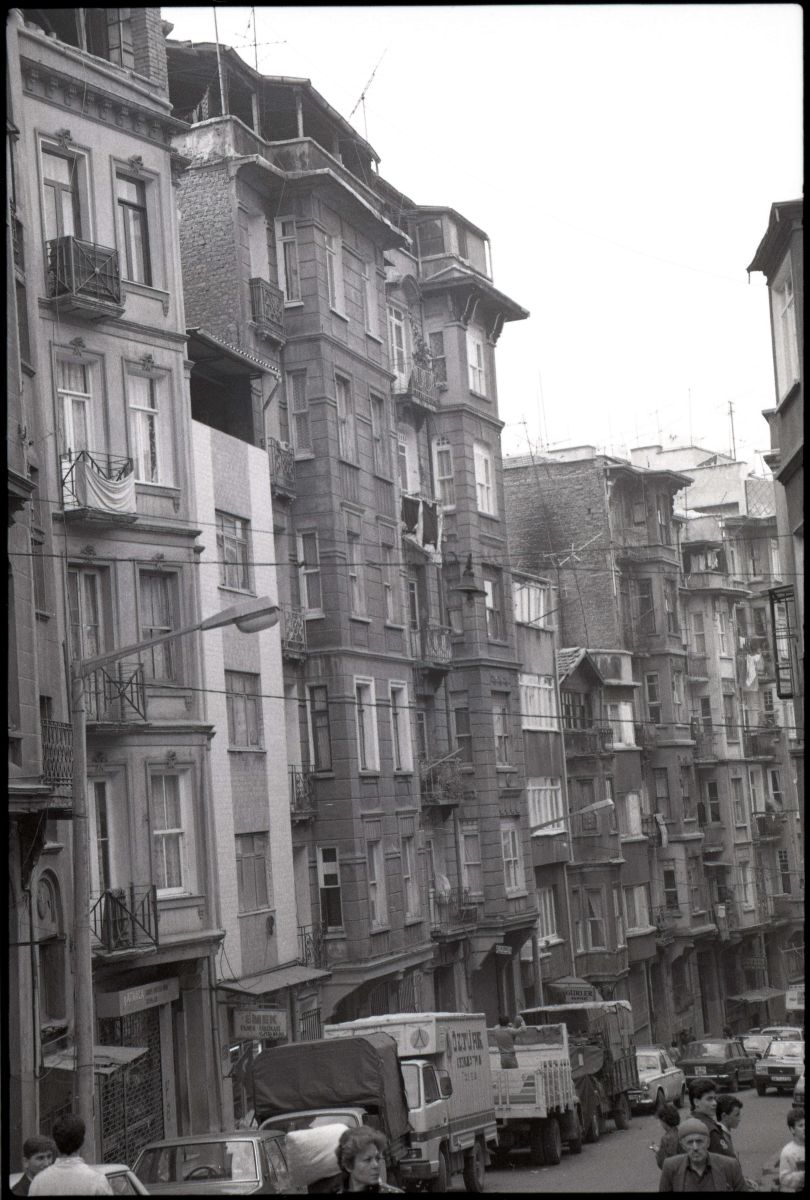 11 Ömer Hayyam Caddesi, 1990’lar<br /><br />
