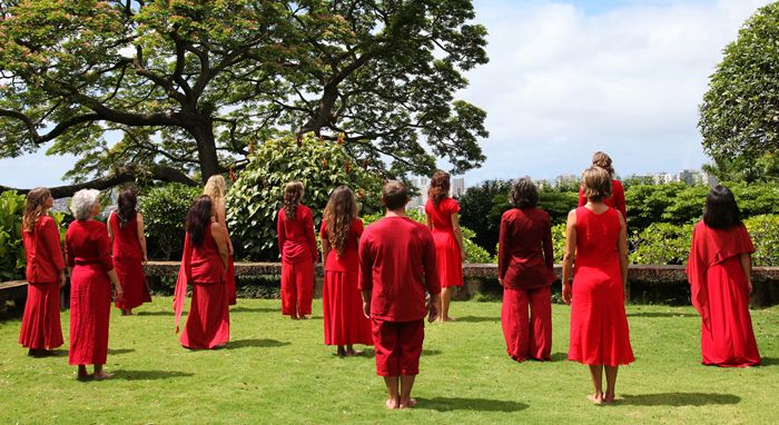 Speaking in Silence Honolulu’daki <i>Speaking in Silence</i> (2010) performansından
Fotoğraf: Ernesto Pujol
