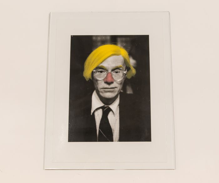                                                                                                                                                                                                                                                                 Fotograf: Elio Montanari<br />
<i>Palyaço olarak Andy Warhol</i><br />
1976