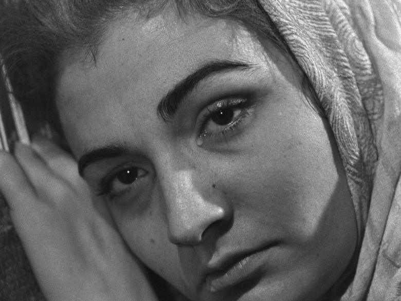 1 Press Photo Dilim <i>Karanlık Dünya / Âşık Veysel’in Hayatı</i> (1953) filminden bir kare
©Atadeniz Film