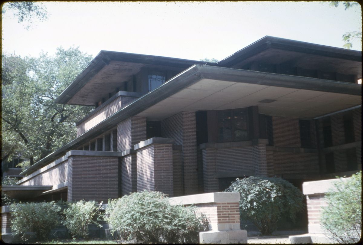 2 Chicago’da Frank Lloyd Wright’ın tasarladığı Frederick C. Robie House, 1909'da tamamlandı.<br /><br />
