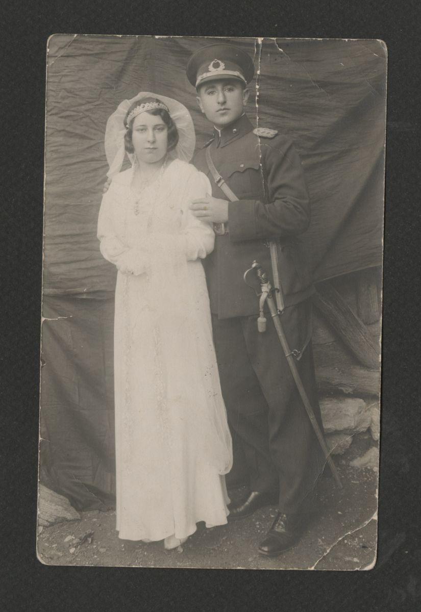 2 Ad Mc 007 Ref342 D Yeni evli bir çift, tahminî 1930’lar<br />
New York Üniversitesi Abu Dhabi, Akkasah Fotoğraf Arşivi<br />
