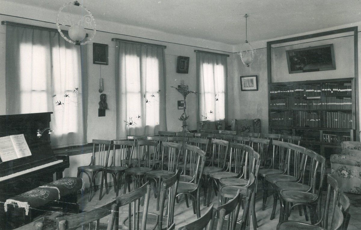 3goktepe Goktepepiyanosalonu Alsancak’ta kurulan Göktepe Piyano Salonu, İzmir, 1952
Selahattin Göktepe Arşivi