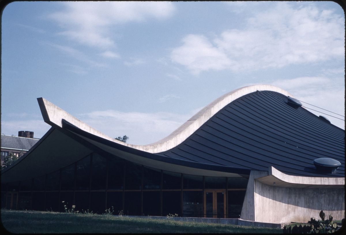 4 Yale Üniversitesi’ndeki Ingalls Ice Rink Hokey Pisti, Eero Saarinen tarafından tasarlandı ve 1953–1958 yıllarında uygulandı.