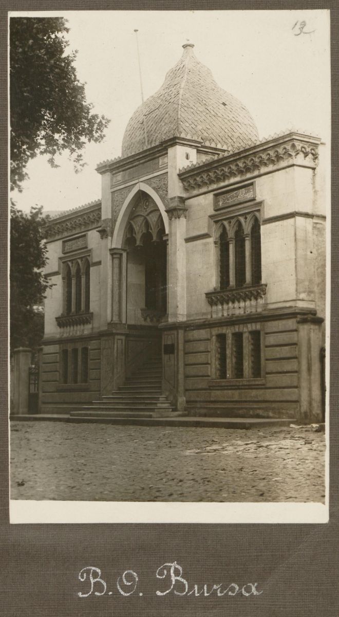 6 1 Osmanlı Bankası Bursa Şubesi, 1930<br />
Salt Araştırma, Osmanlı Bankası Arşivi