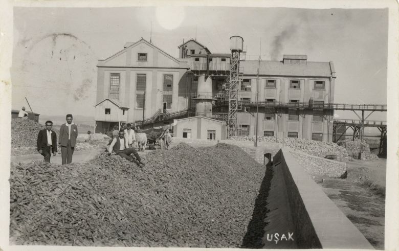 6 9 Uşak Şeker Fabrikası
Salt Araştırma, Fotoğraf ve Kartpostal Arşivi