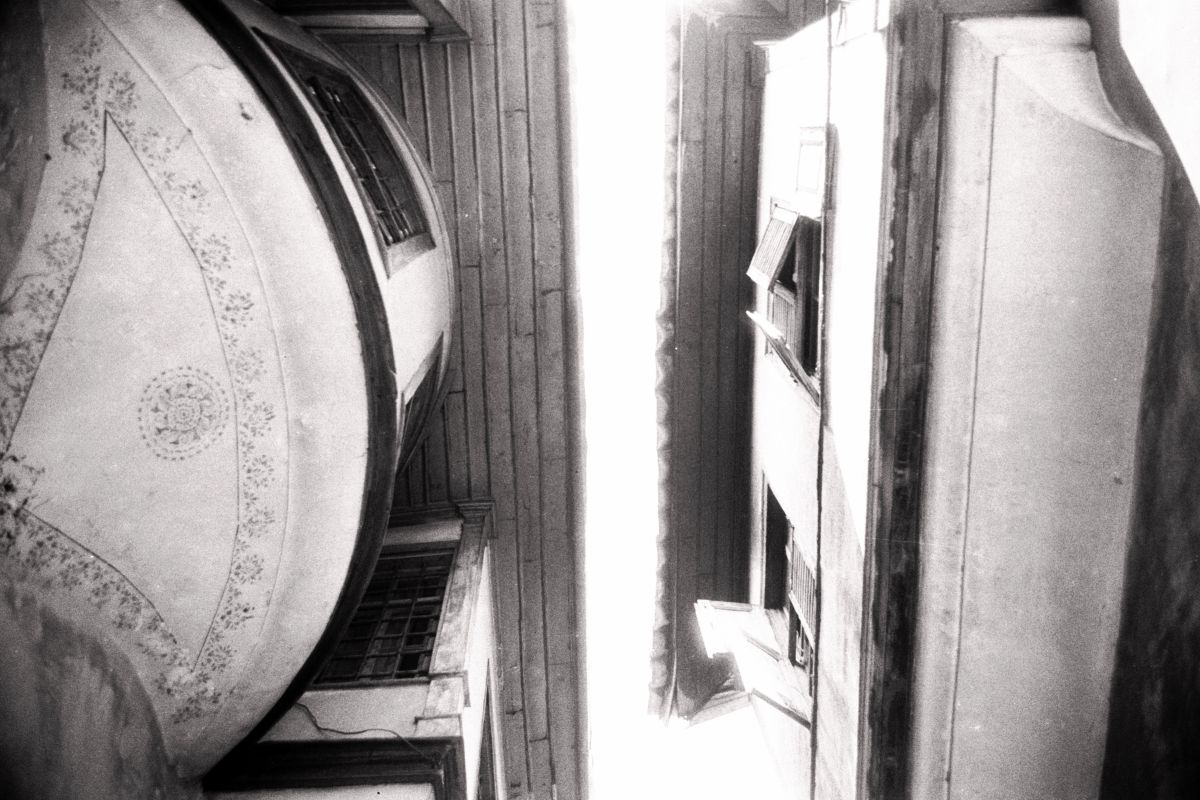 Gorsel7 Tcbh201703088 Antalya Kaleiçi (Cengiz Bektaş’ın Antalya gezisi sırasında çektiği fotoğraflar; 35mm, siyah beyaz negatif film)<br />
Salt Araştırma, Cengiz Bektaş Arşivi<br />
