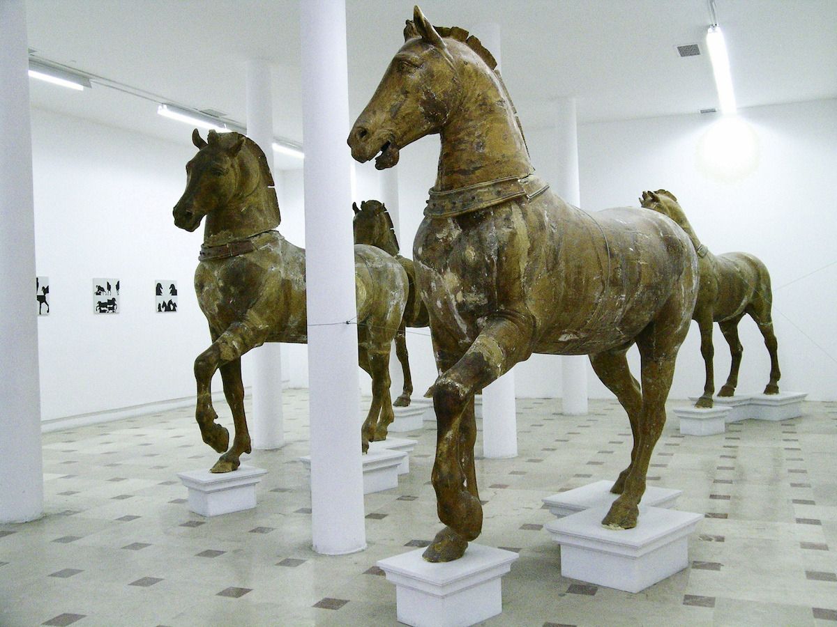 Hba 23 Hüseyin Bahri Alptekin, <i>H-Faktörü: Atlar ve Kahramanlar</i>, 9. İstanbul Bienali (Platform Garanti Güncel Sanat Merkezi), 2005